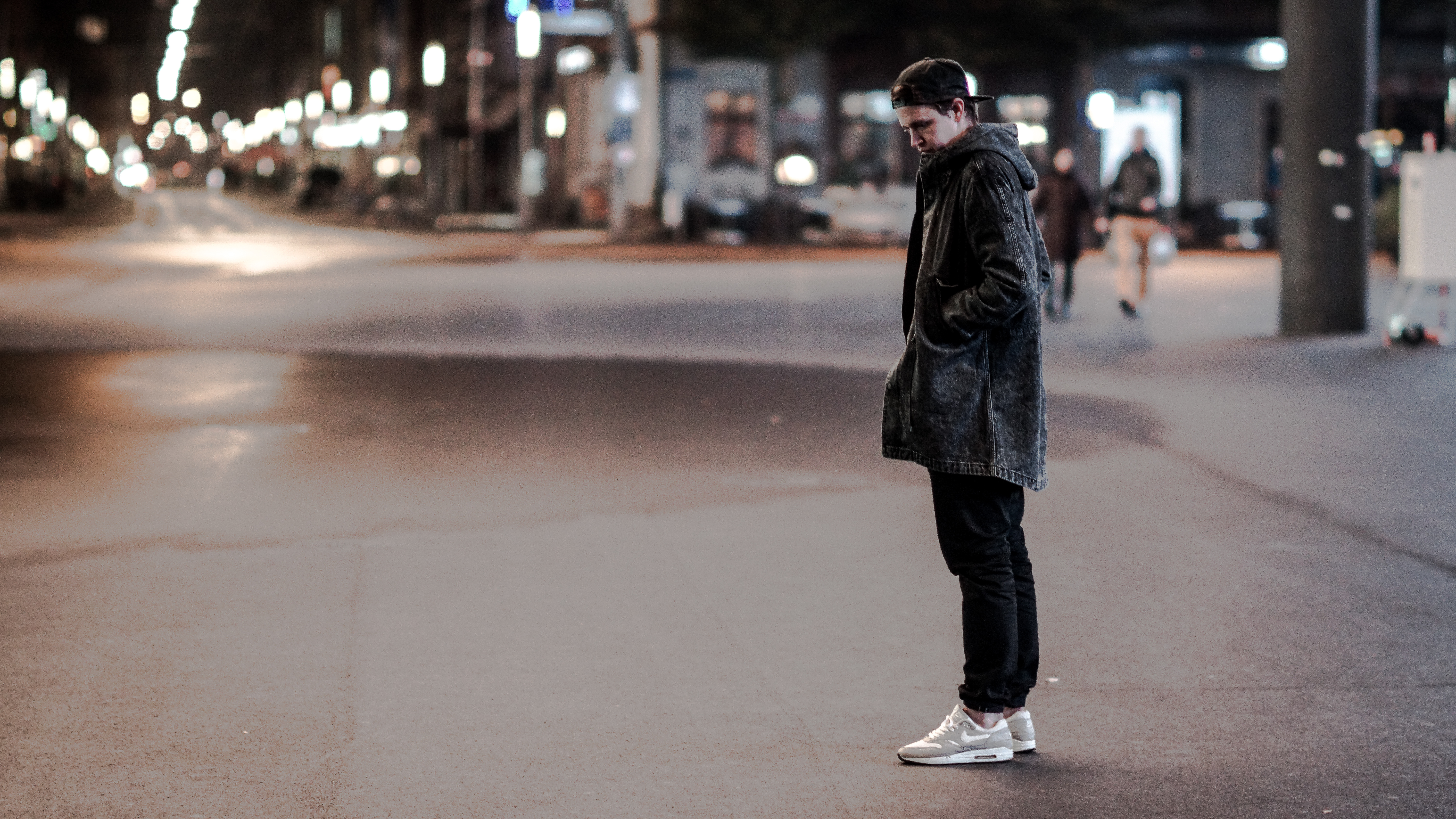 Theo Przybilla (25) sammelt Sneaker aus Leidenschaft.