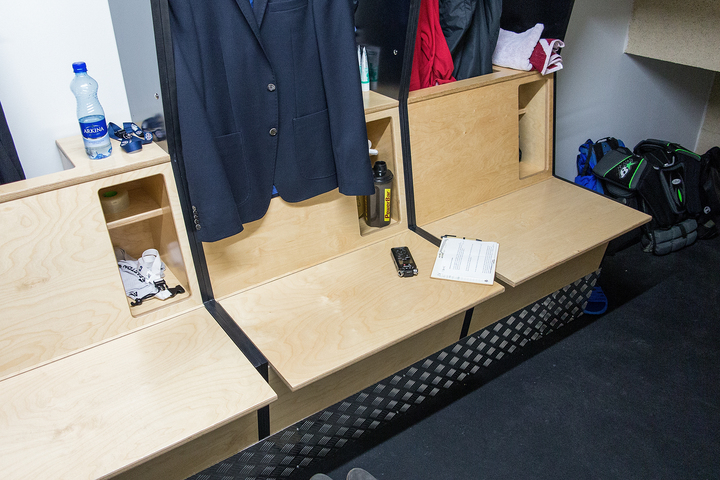 Alles bereit für ein verstecktes, unkompliziertes Interview mit einem bodenständigen Eishockey-Trainer.