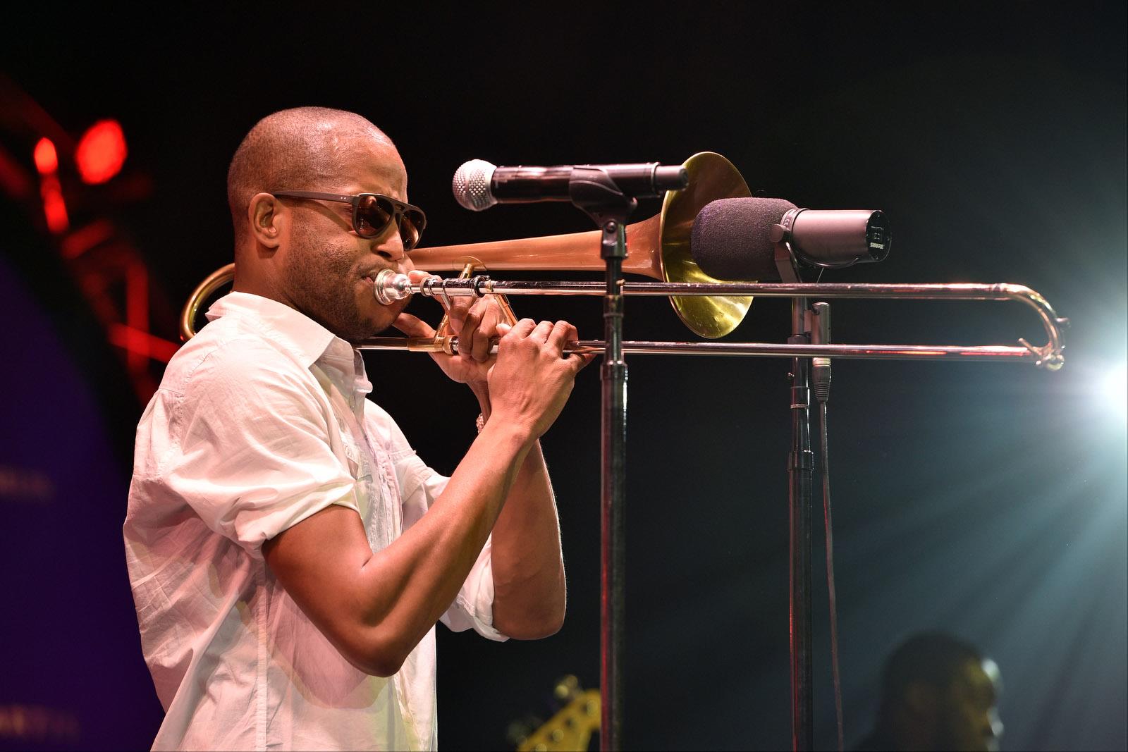 Die Zugposaune im Anschlag: Trombone Shorty.