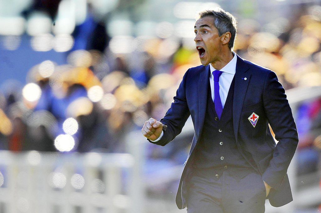epa05037277 Fiorentina's head coach Paulo Sousa reacts during the Italian Serie A soccer match between AC Fiorentina and Empoli FC in Florence, Italy, 22 November 2015. EPA/MAURIZIO DEGL'INNOCENTI