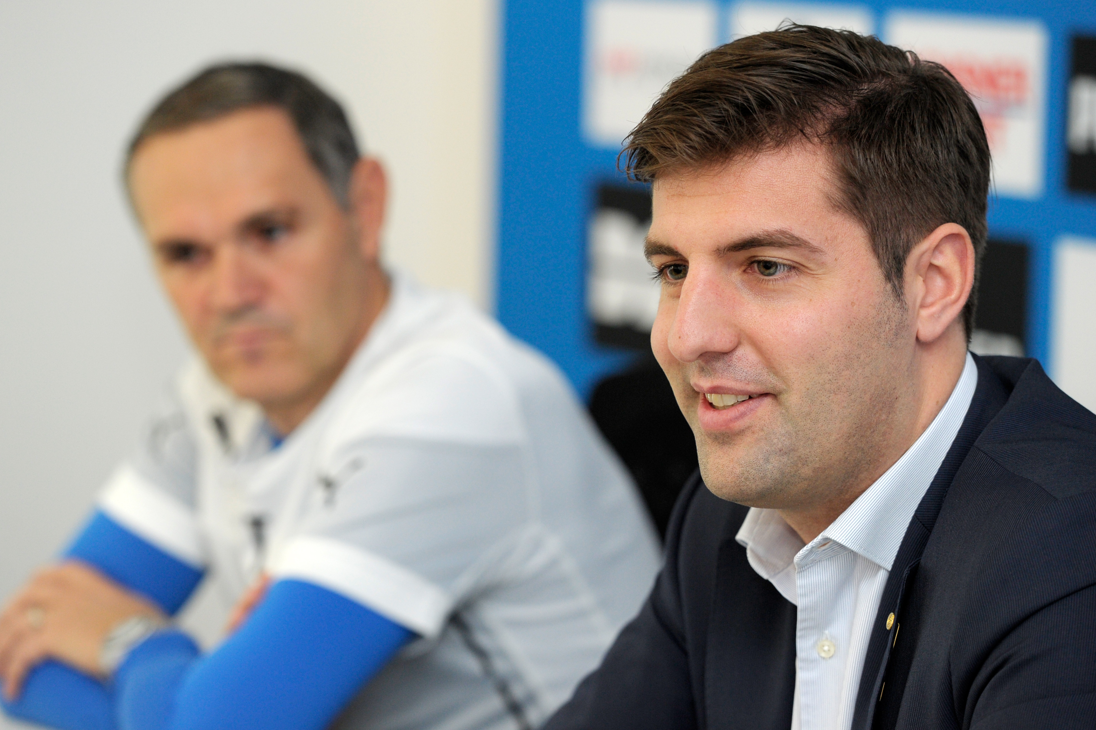 02.12.2015; Niederhasli; Fussball Super League - Grasshopper Club Zuerich; Trainer Pierluigi Tami (GC) und CEO Manuel Huber anlaesslich einer Medienkonferenz (Steffen Schmidt/freshfocus)
