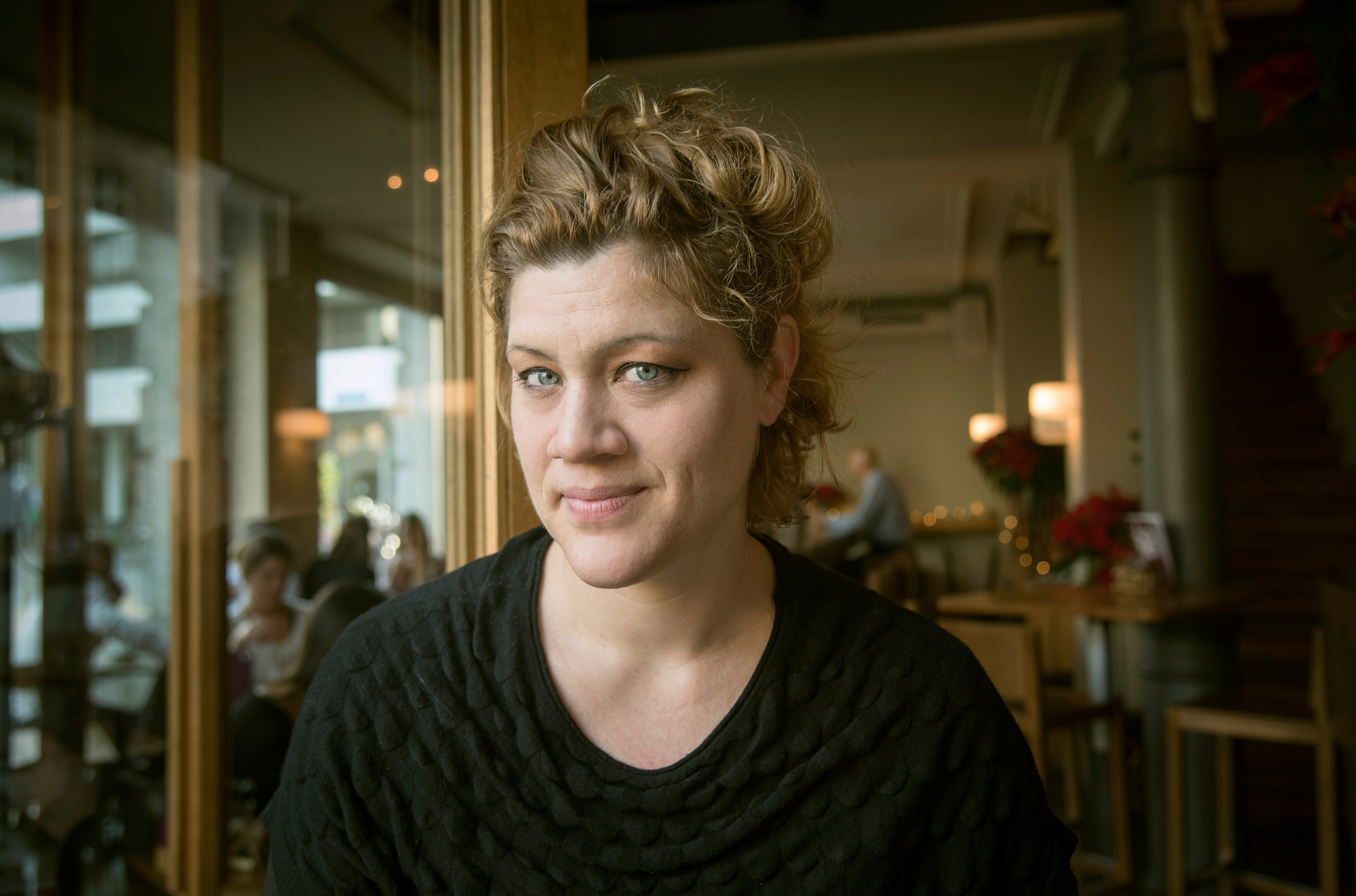 «Aufmachen!» Künstlerin Olivia Wiederkehr ganz untypisch: ohne Lachfältchen.