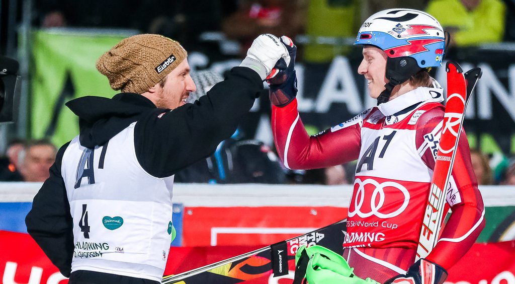 epa05127789 Marcel Hirscher of Austria (L) and Henrik Kristoffersen of Norway (R) react at the men's Slalom race at the Alpine Skiing World Cup in Schladming, Austria, 26 January 2016. EPA/EXPA/JOHANN GRODER