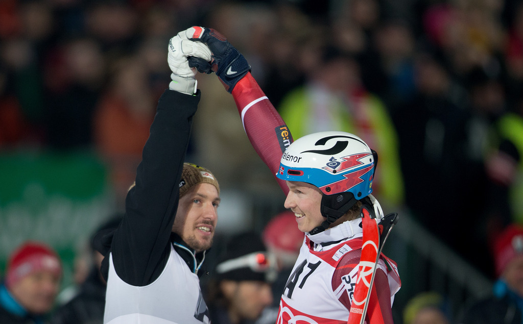 ABD0218_20160126 - SCHLADMING - �STERREICH: Marcel Hirscher (l./AUT) und Henrik Kristoffersen (NOR) am Dienstag, 27. J�nner 2016, nach dem zweiten Lauf im Nachtslalom der Herren in Schladming. - FOTO: APA/GEORG HOCHMUTH