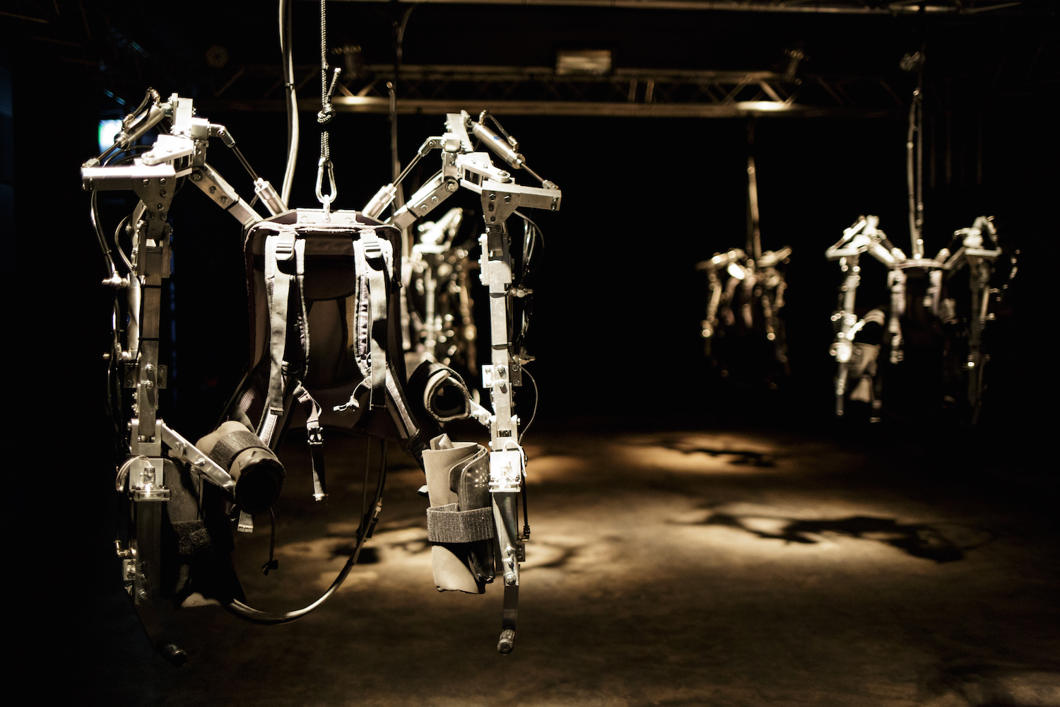 Machen auch eine gute Figur ohne Mensch drin: Louis-Philippe Demers' Exoskelette.