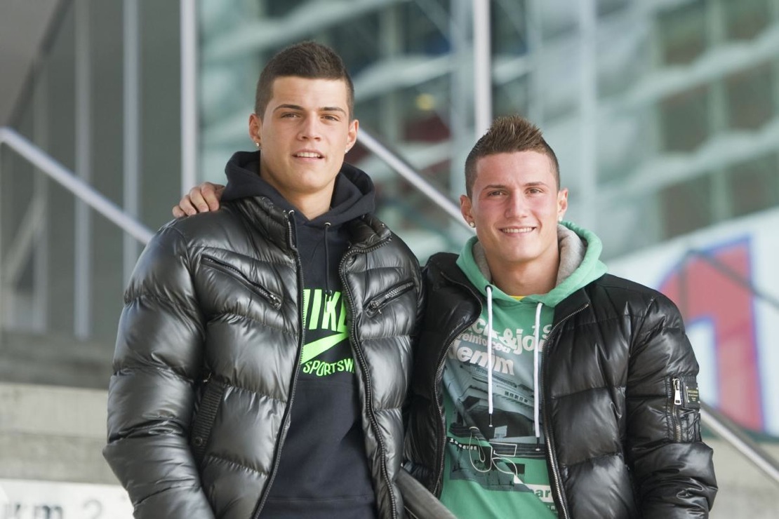 Familienbande: Granit Xhaka und sein eineinhalb Jahre älterer Bruder Taulant, der kurz davor steht, zu den Grasshoppers ausgeliehen zu werden.