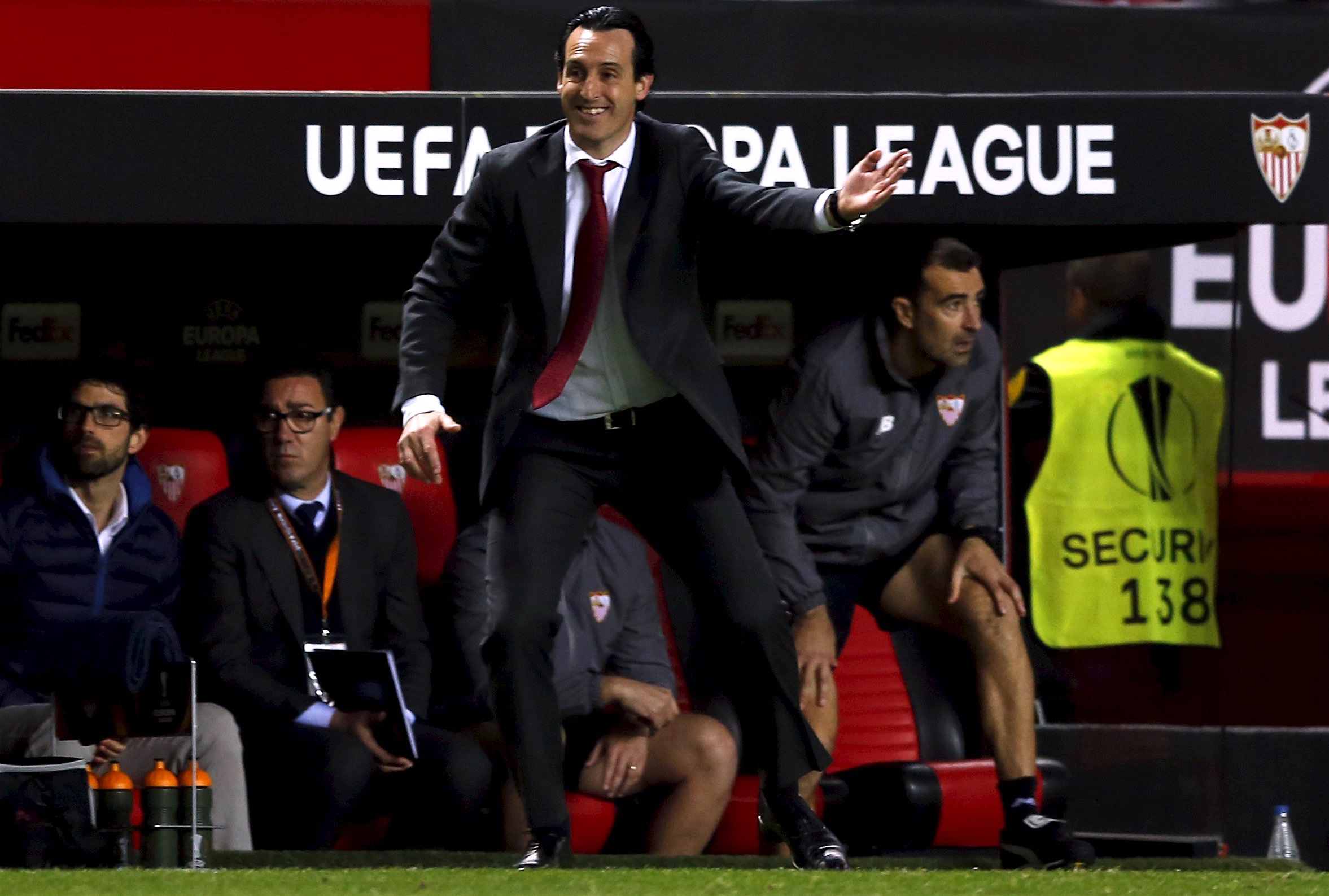 Football Soccer - Sevilla v Molde FK- UEFA Europa League Round of 32 First Leg - Ramon Sanchez Pizjuan stadium, Seville - 18/2/16 Sevilla's coach Unai Emery reacts against Molde. REUTERS / Marcelo del Pozo