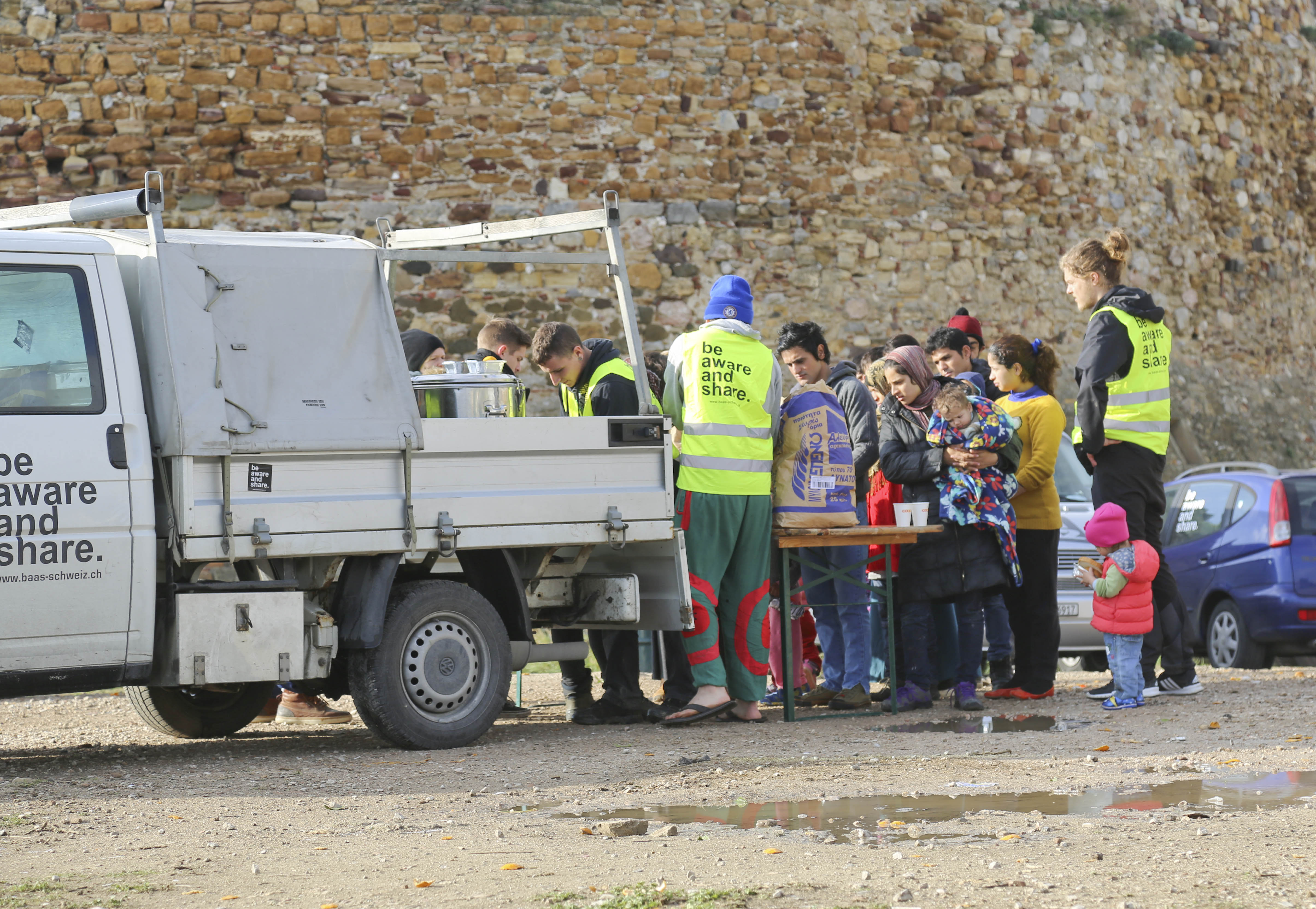 Essensausgabe im UNHCR-Camp Souda.