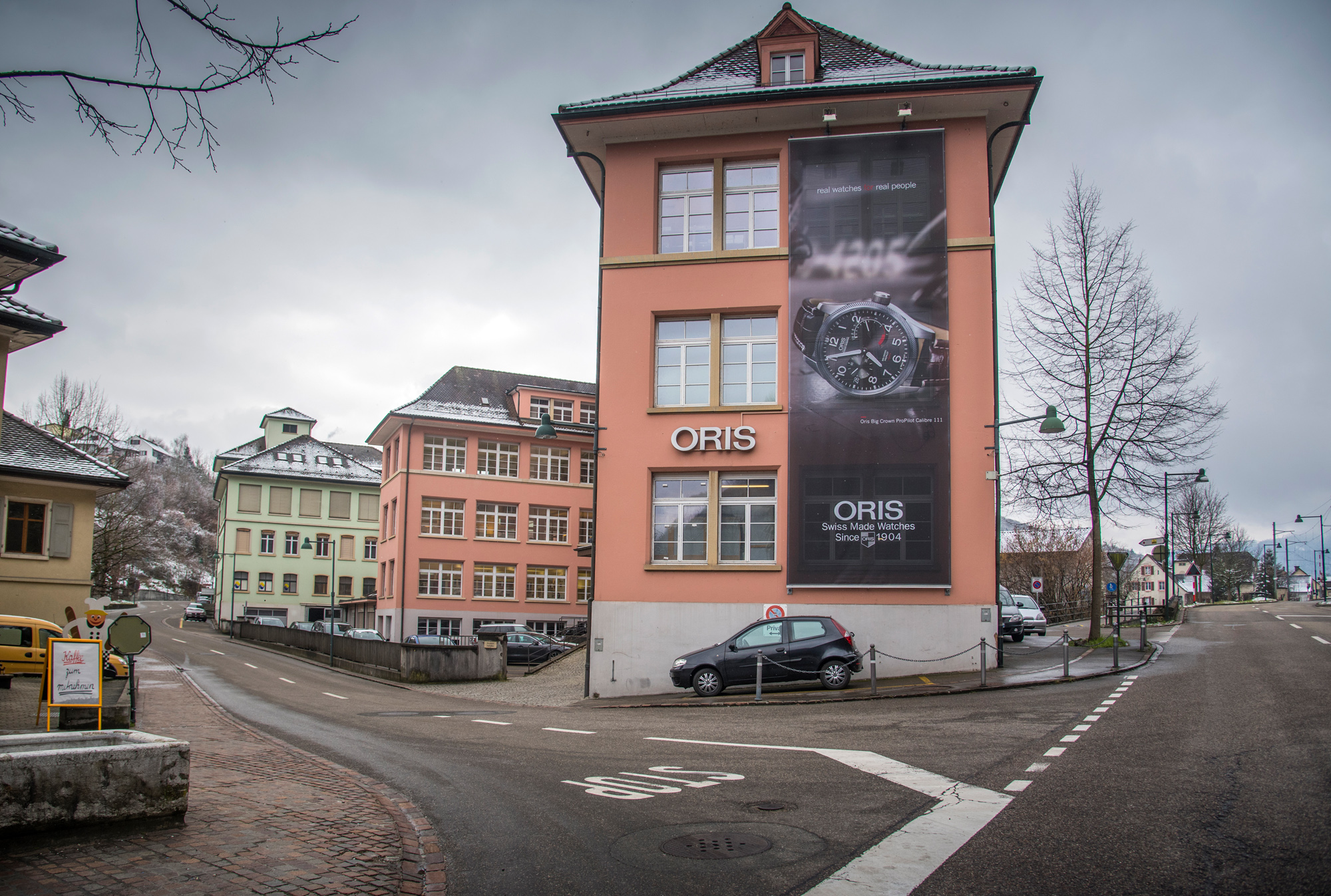 Im vorderen Teil des Gebäude stellt Oris weiterhin Uhren her. Der hintere Teil wurde verkauft.