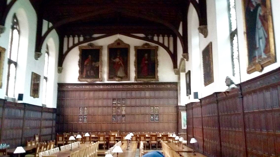 So sieht in Oxford eine Kantine aus. (Etwas verwackelt, da Fotografieren strengstens verboten)