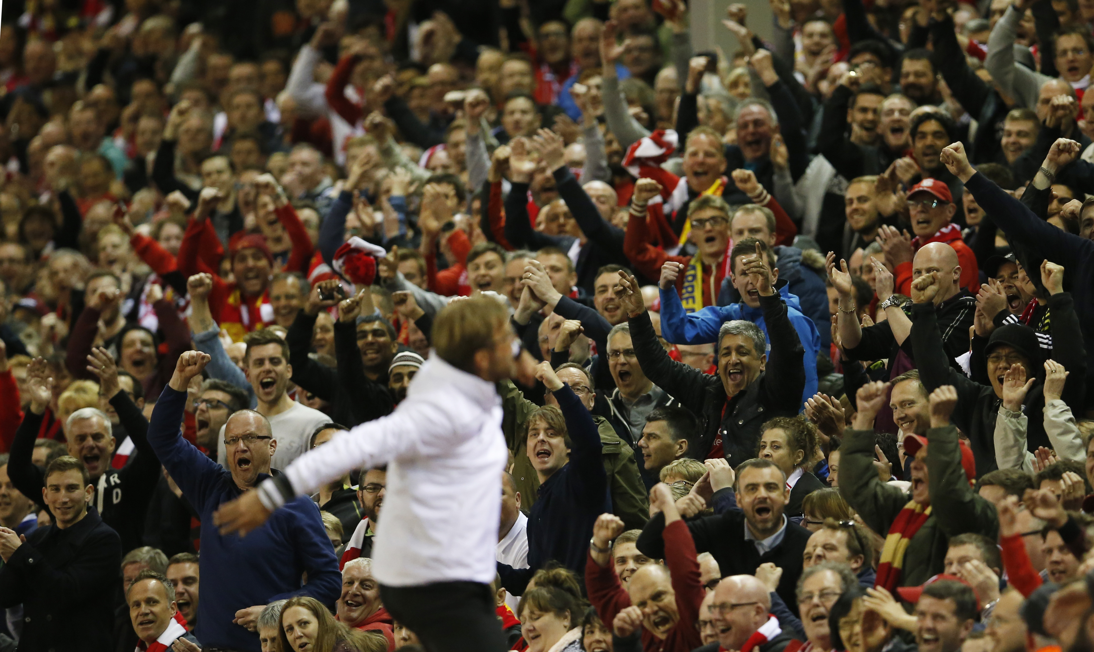 Britain Football Soccer - Liverpool v Villarreal - UEFA Europa League Semi Final Second Leg - Anfield, Liverpool, England - 5/5/16 Liverpool manager Juergen Klopp gestures to fans Action Images via Reuters / Lee Smith Livepic EDITORIAL USE ONLY.