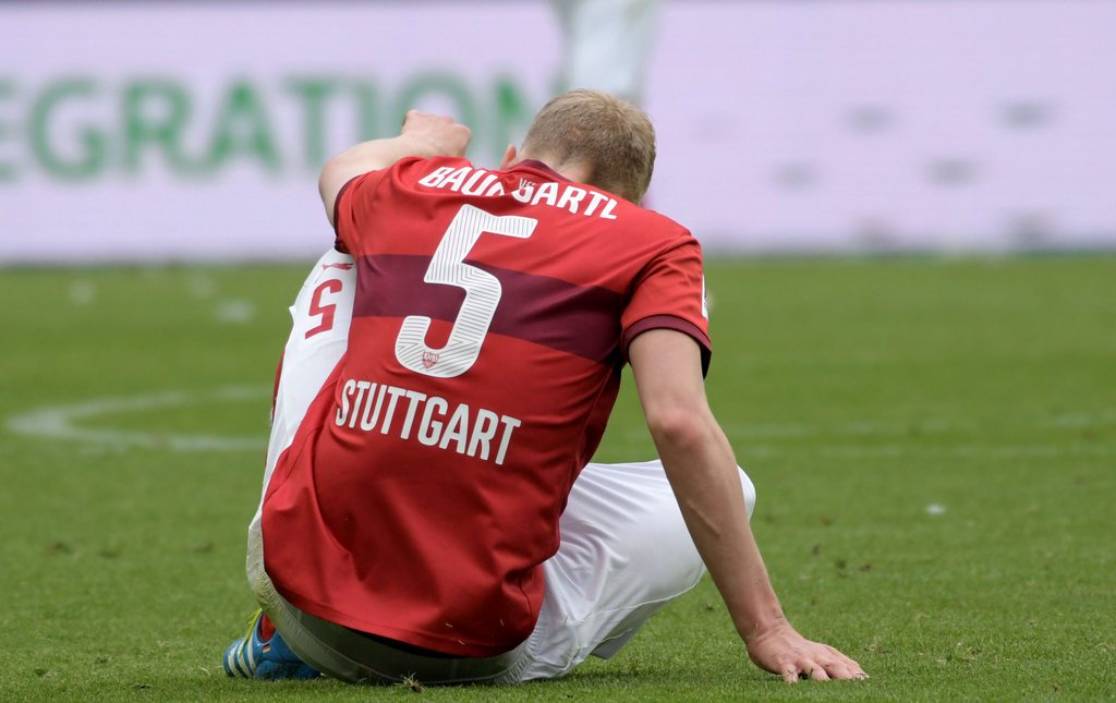 epa05305956 Stuttgart's Timo Baumgartl after the German Bundesliga soccer match between VfL Wolfsburg and VfB Stuttgart at Volkswagen Arena in Wolfsburg, Germany, 14 May 2016. ..(EMBARGO CONDITIONS - ATTENTION: Due to the accreditation guidlines, the DFL only permits the publication and utilisation of up to 15 pictures per match on the internet and in online media during the match.) EPA/PETER STEFFEN