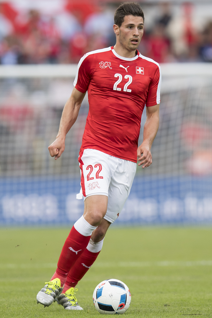 Swiss defender Fabian Schaer, in action during an international friendly test match between the national soccer teams of Switzerland and Moldova, at the Cornaredo stadium, in Lugano, Switzerland, Friday, June 3, 2016. Switzerland national soccer team prepare for the UEFA Euro 2016 that will take place from June 10 to July 10, 2016 in France. (KEYSTONE/Jean-Christophe Bott)