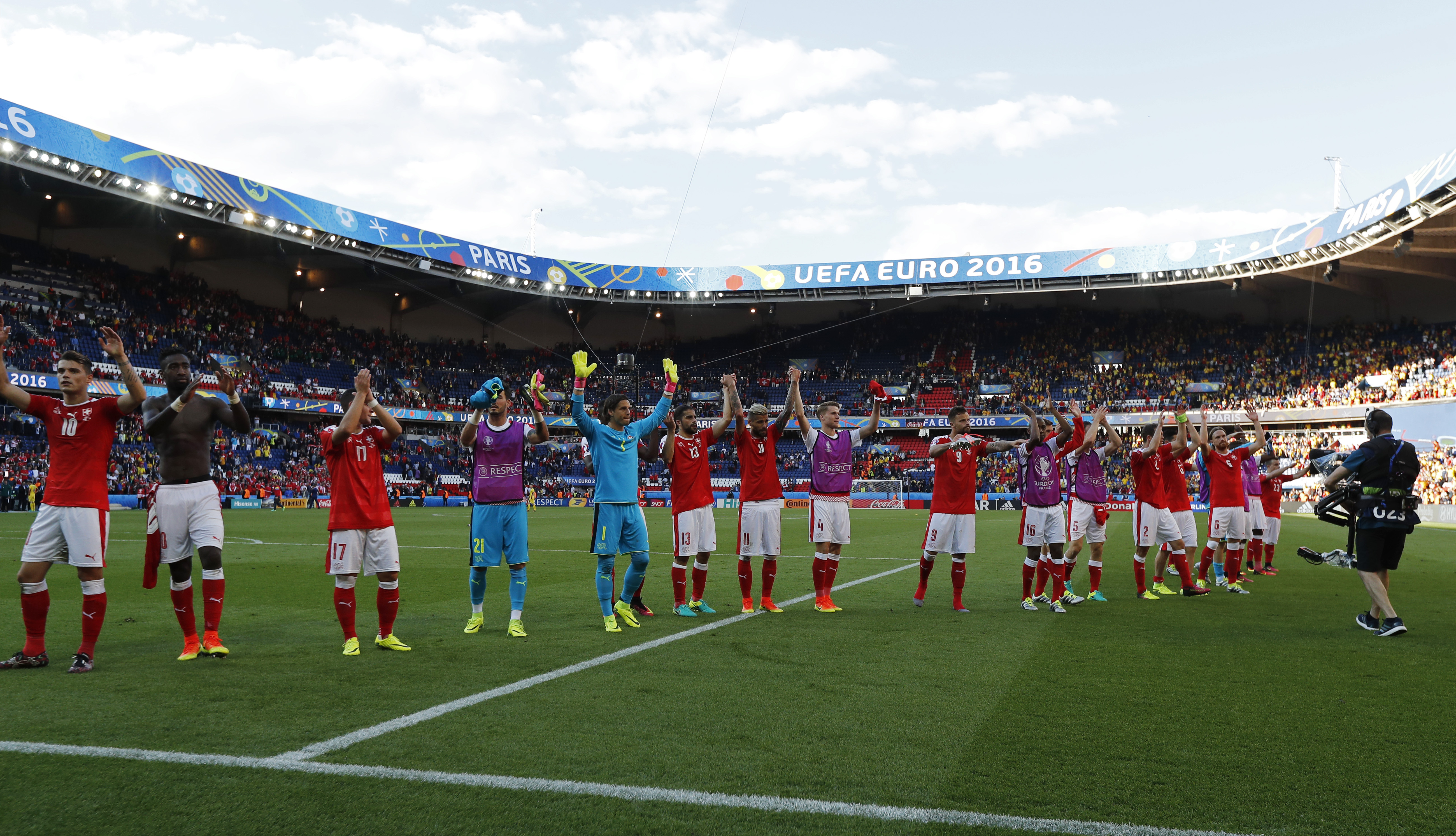 Football Soccer - Romania v Switzerland - EURO 2016 - Group A - Parc des Princes, Paris, France - 15/6/16 Switzerland players applaud the fans at the end of the game REUTERS/Darren Staples Livepic