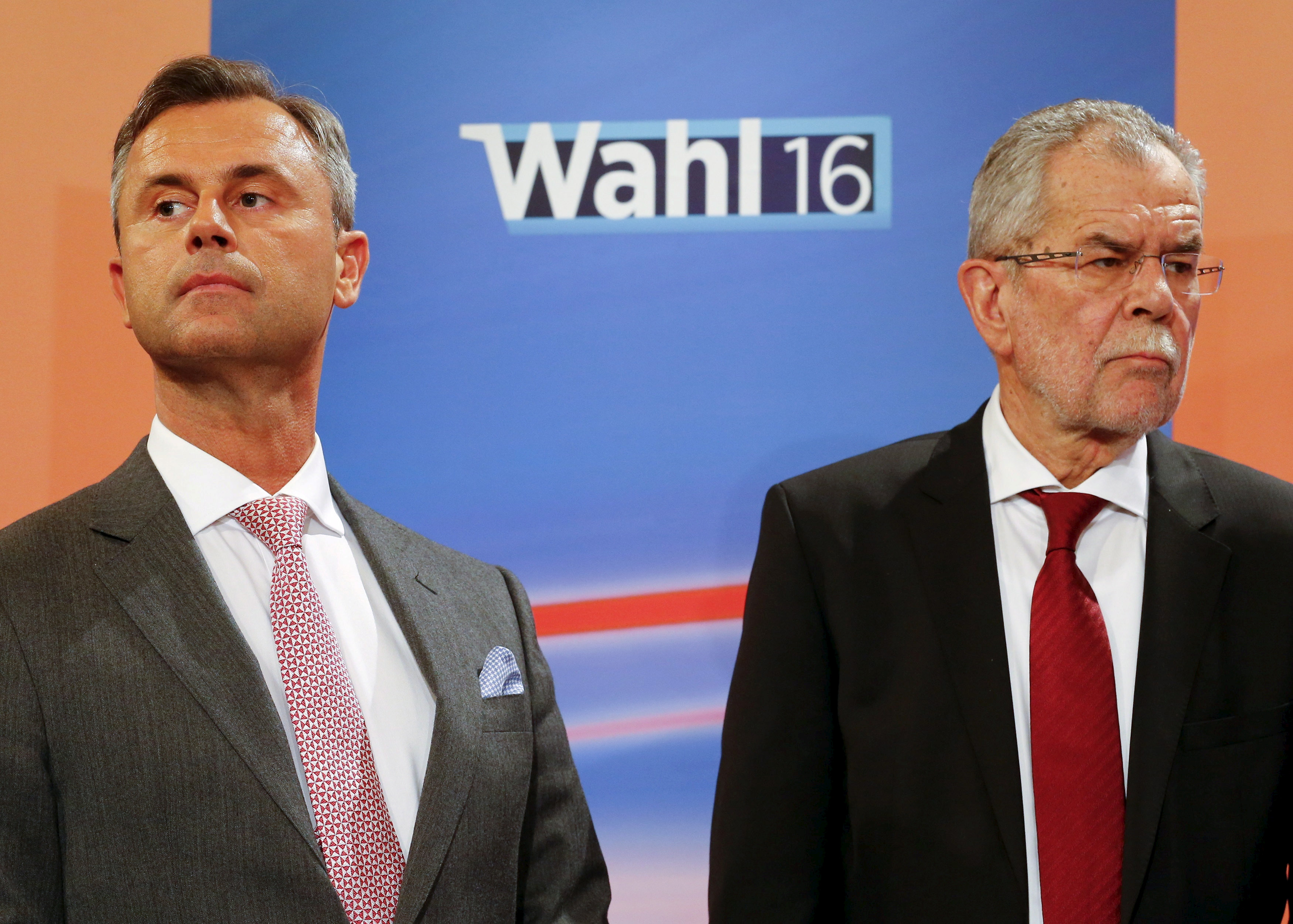 Wahl 16 / Teil 2 – sie müssen nochmals ran: Alexander Van der Bellen (R) und Norbert Hofer.