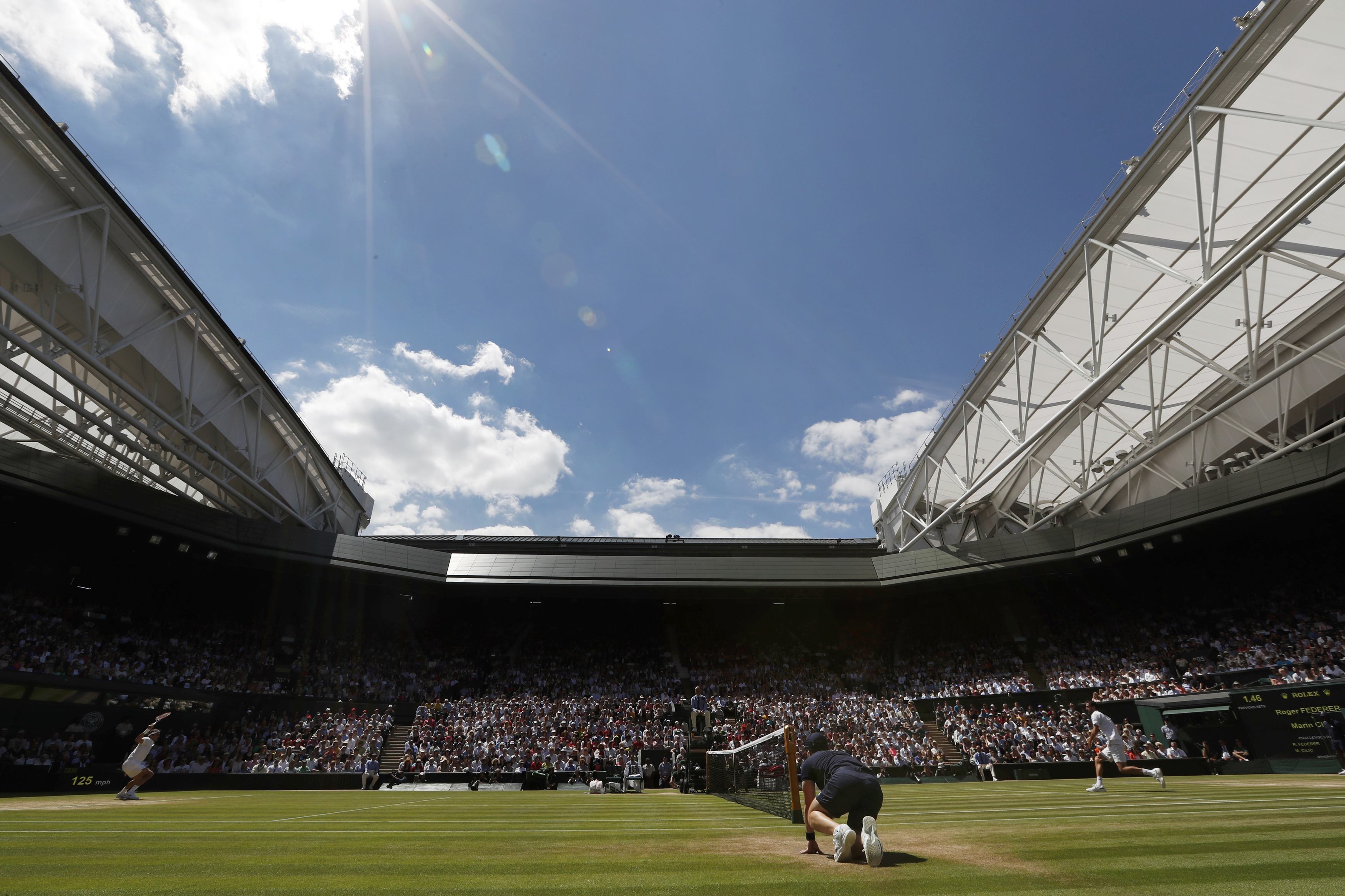 Britain Tennis - Wimbledon - All England Lawn Tennis &amp; Croquet Club, Wimbledon, England - 6/7/16 Switzerland's Roger Federer in action against Croatia's Marin Cilic REUTERS/Paul Childs
