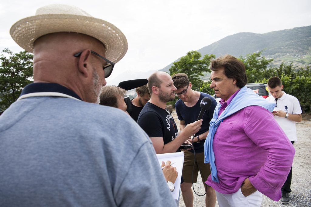Christian Constantin, president du FC Sion, parle aux journalistes lors de la conference de presse de presentation de la saison 2016/17 du FC Sion ce jeudi 21 juillet 2016 a Granges en Valais. (KEYSTONE/Jean-Christophe Bott)