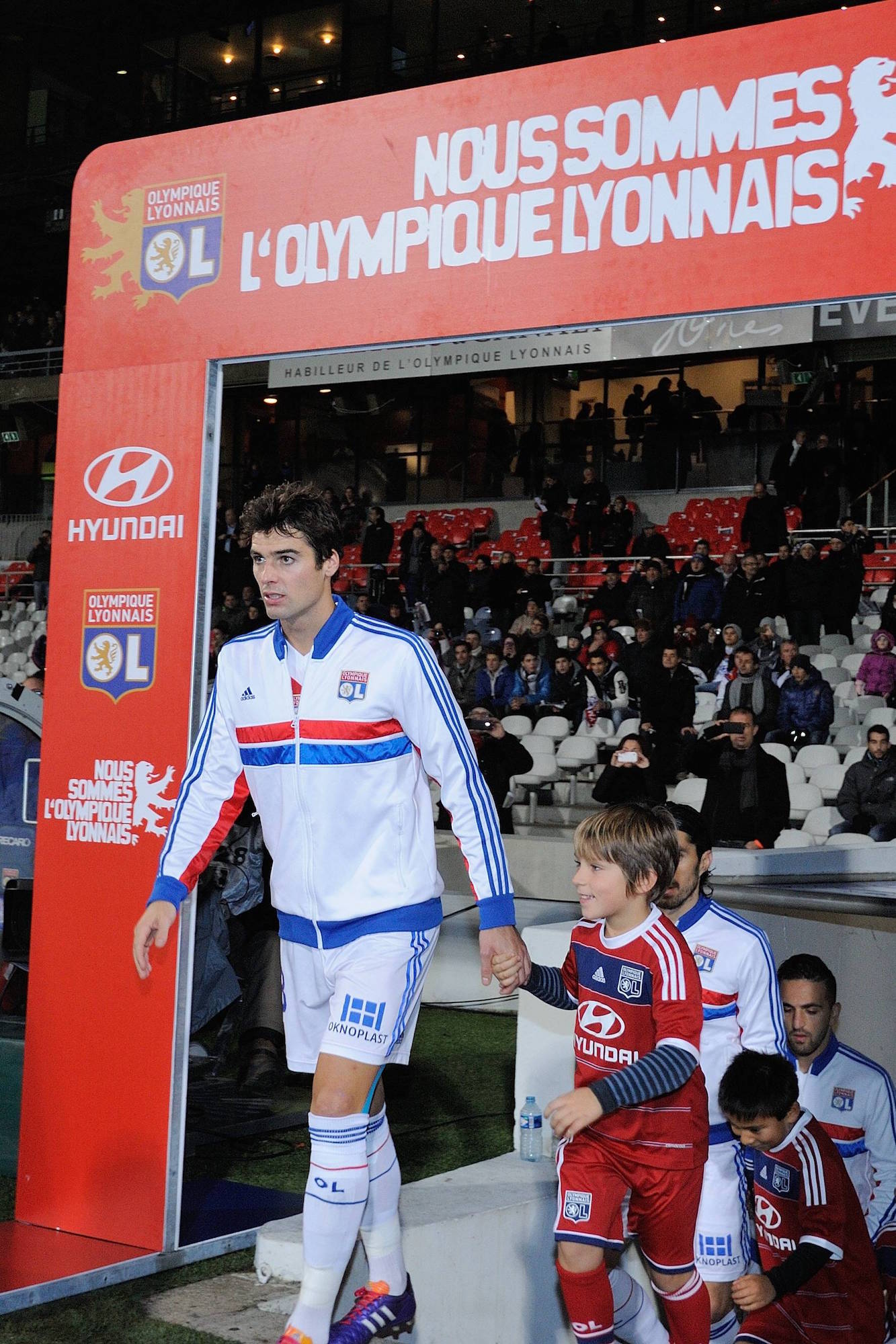 Bildnummer: 15117325 Datum: 23.11.2013 Copyright: imago/PanoramiC Yoann Gourcuff (lyon) FOOTBALL : Olympique Lyon vs Valenciennes FC - Ligue 1 - 23/11/2013 FredericChambert PUBLICATIONxNOTxINxFRAxITAxBEL; Fussball FRA Ligue 1 2013 2014 xcb x1x 2013 hoch