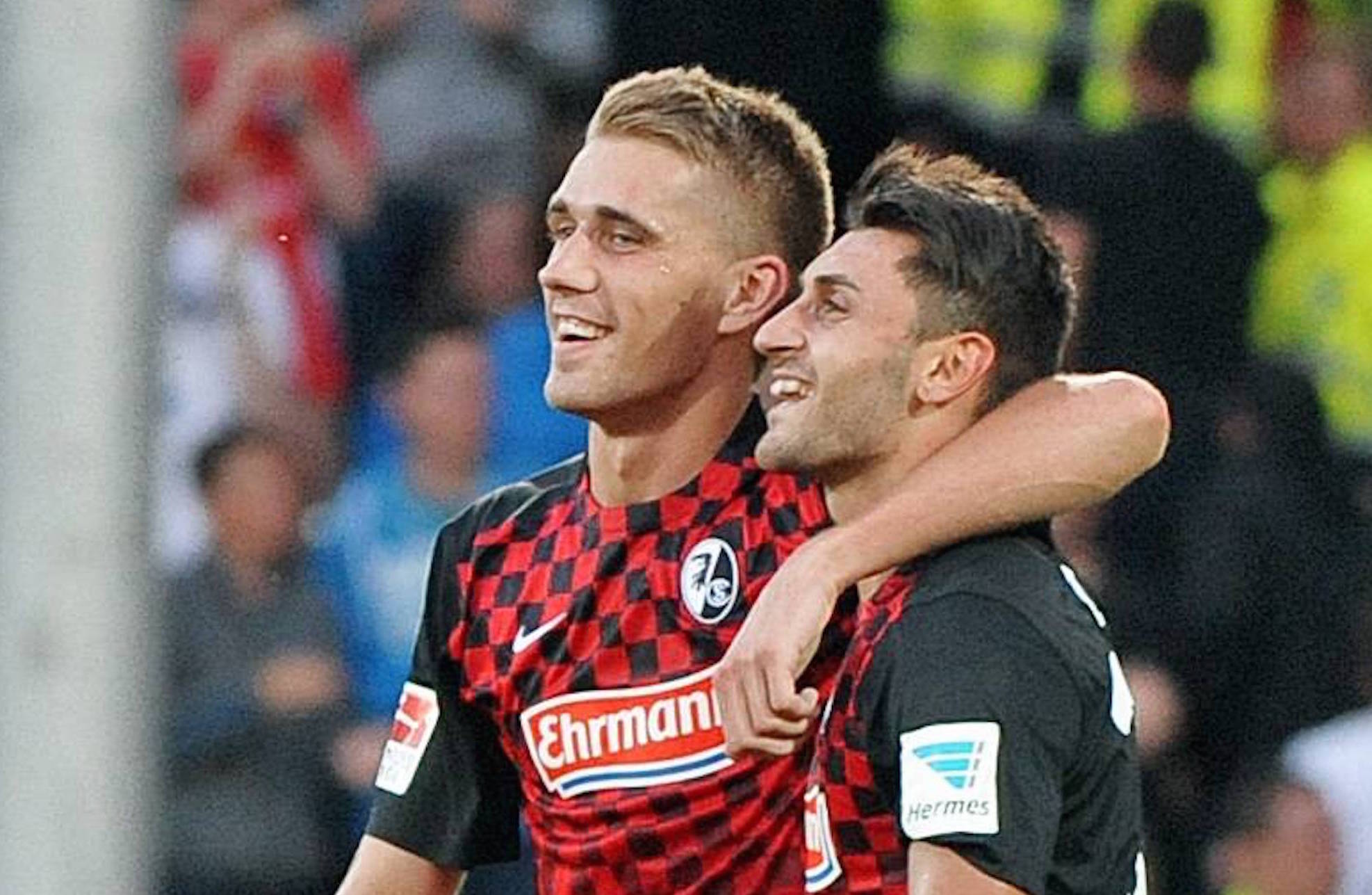 SC Freiburg vs. FC N¸rnberg Freiburg, Schwarzwald Stadion, 27.7.2015 Fuflball 2. Bl Saison 2015-2016 18 Nils PETERSEN, SC Freiburg und Vincenzo GRIFO, SC Freiburg SC Freiburg vs FC Nuremberg Freiburg Black Forest Stadium 27 7 2015 Football 2 BL Season 2015 2016 18 Nile Petersen SC Freiburg and Vincenzo Grifo SC Freiburg