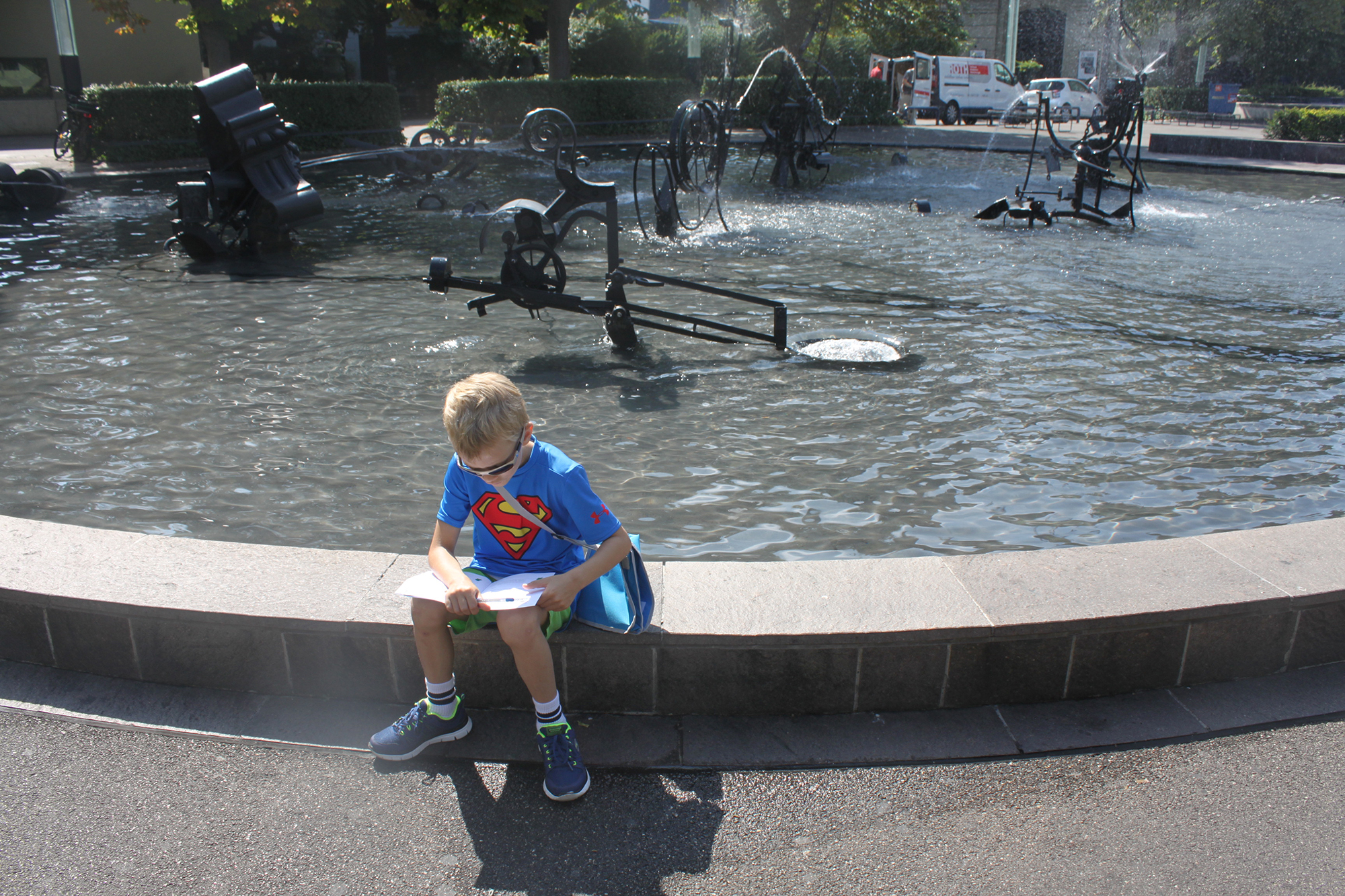Am Tinguely-Brunnen beginnt die Schatzsuche.