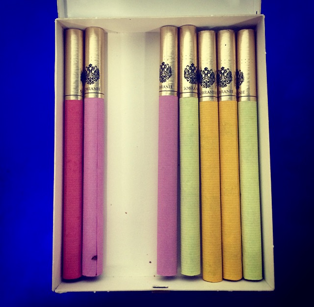 Gestatten: Sobranie, die wohl mondänsten Zigaretten der Welt.