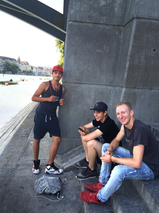 Cool, cooler, Brückenjungs.