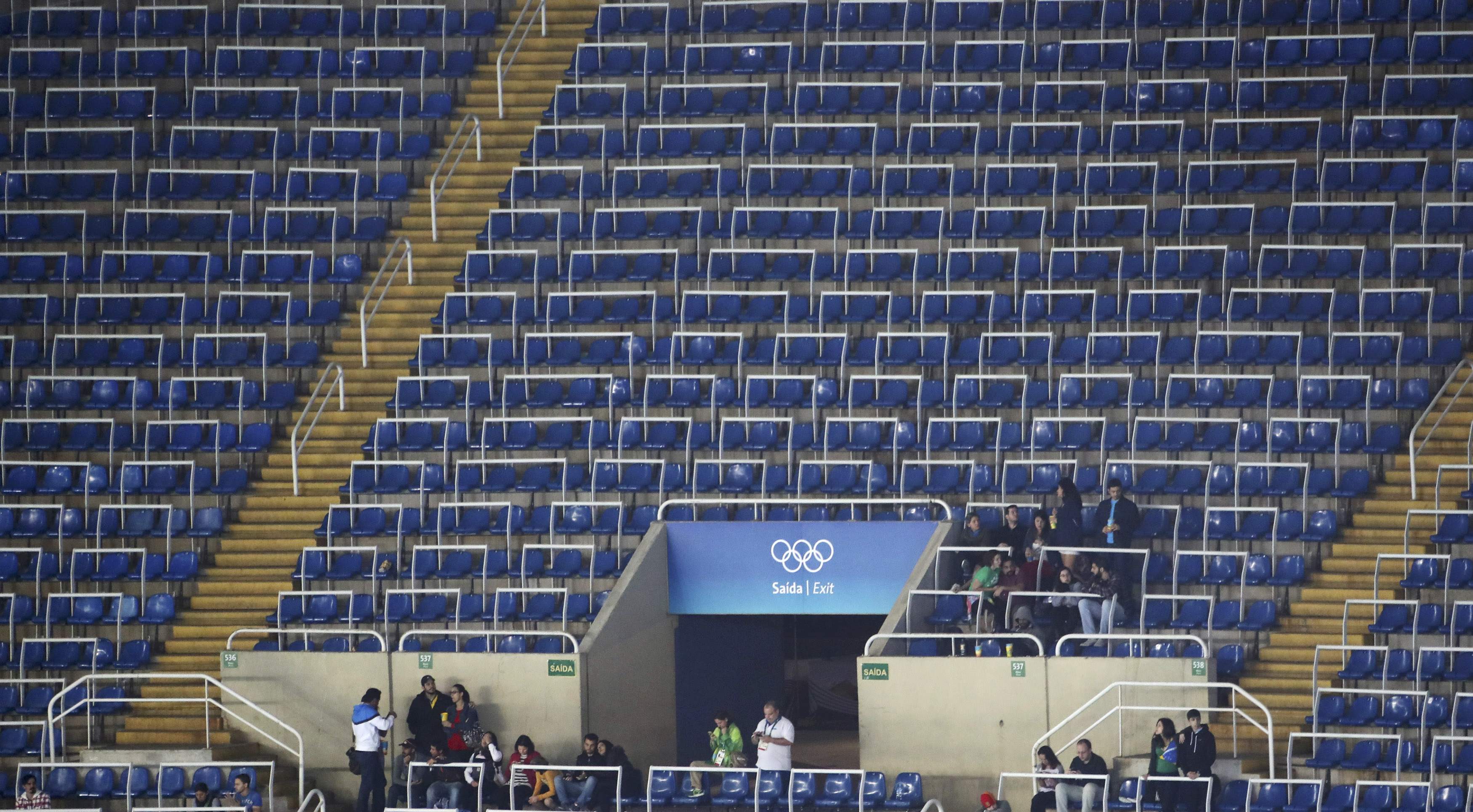 Ein Anblick, an den man sich in Rio gewöhnen musste. Die olympischen Sommerspiele verkaufen sich derart schlecht, dass sogar erwogen wird, Tickets gratis an Schulklassen abzugeben.