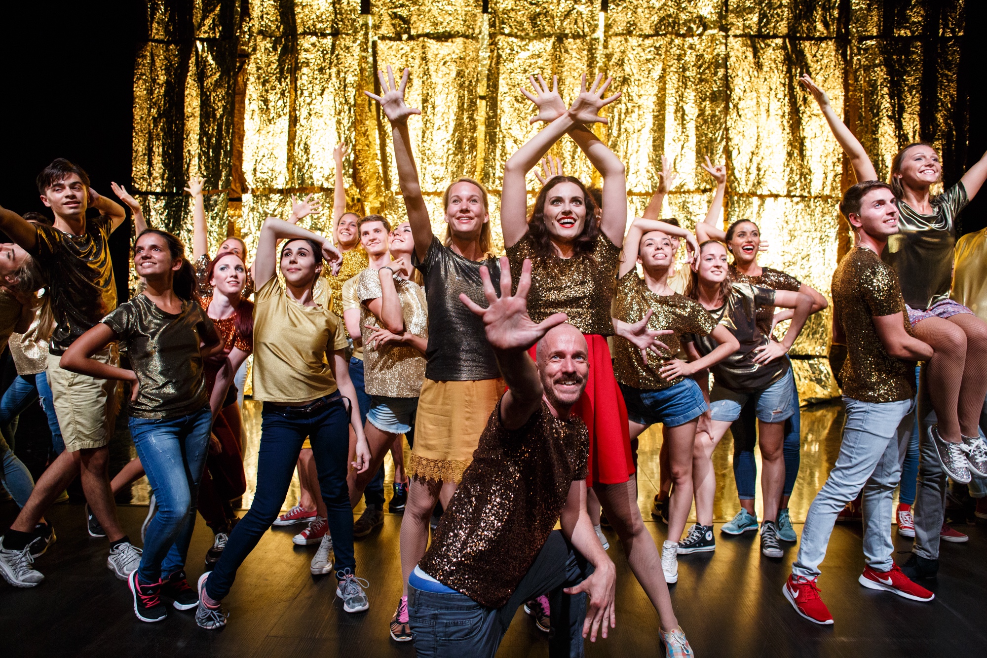Die Hauptprobe des Stückes «Sound of Music» in der Kaserne Basel. «Sound of Music» ist ein grössenwahnsinniges Musical, das von Arbeitslosigkeit, Depression, Erderwärmung, Flugzeugabstürzen und aussterbenden Tierarten handelt.