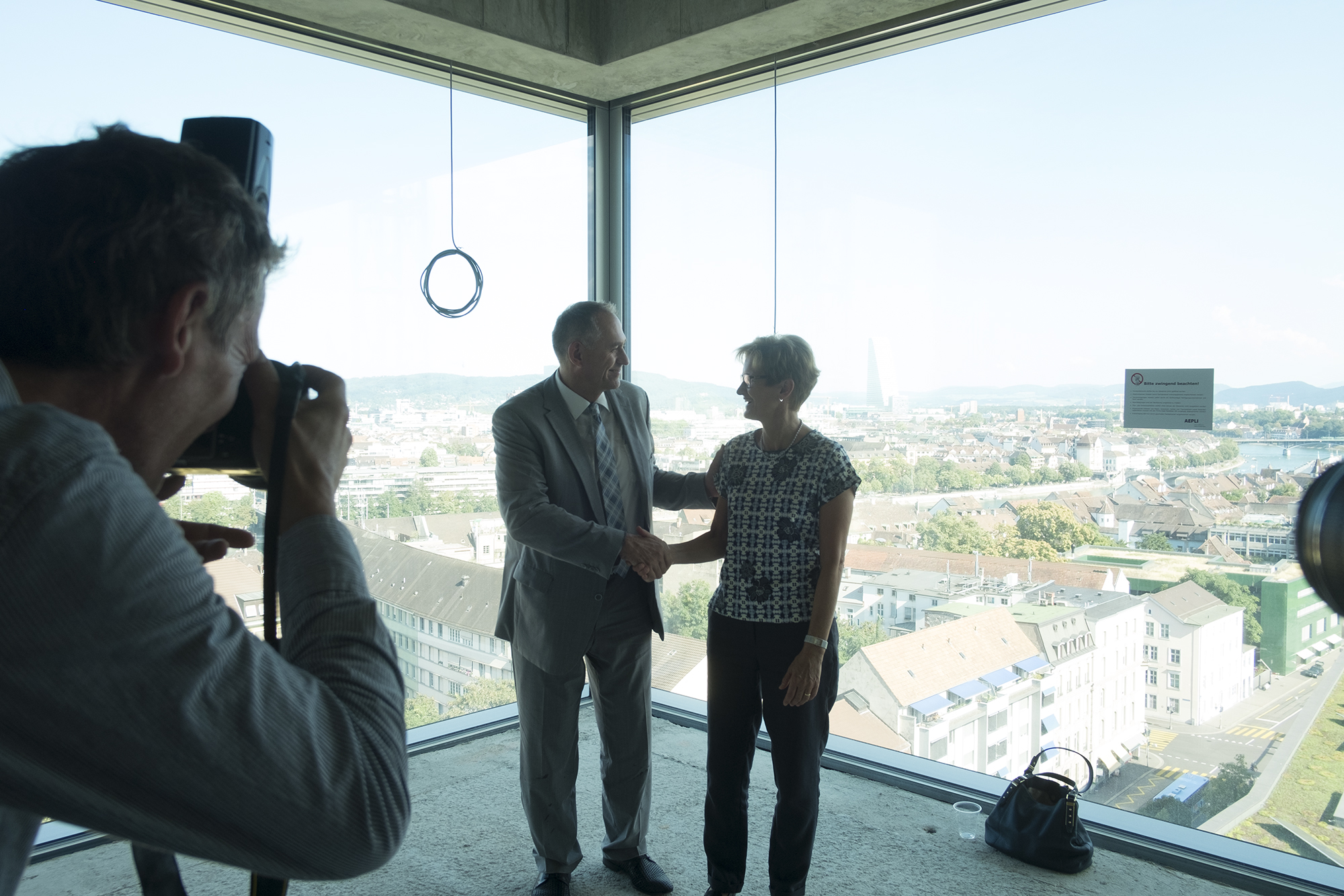 Die Regierungsräte Hans-Peter Wessels, BS, und Sabine Pegoraro, BL, betonten die Bedeutung des Neubaus für die beiden Kantone.