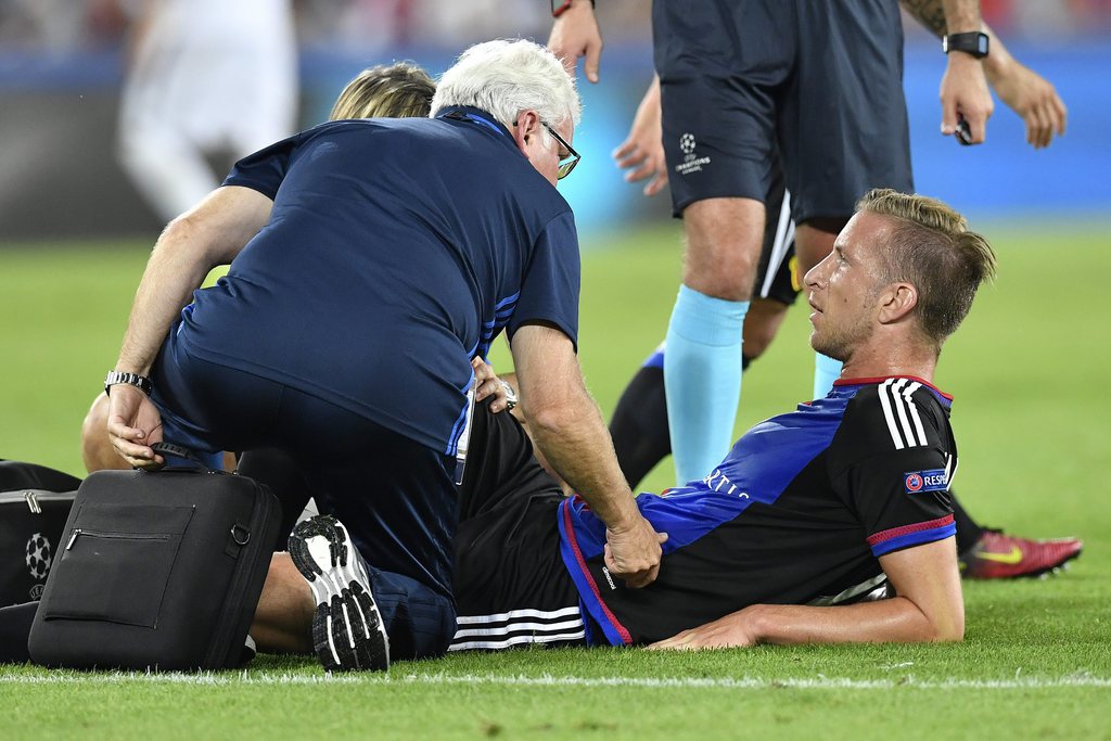 epa05538358 Basel's Marc Janko lies on the pitch during the UEFA Champions League Group A match between FC Basel 1893 and PFC Ludogorets Razgrad at the St. Jakob-Park stadium in Basel, Switzerland, 13 September 2016. EPA/PETER SCHNEIDER