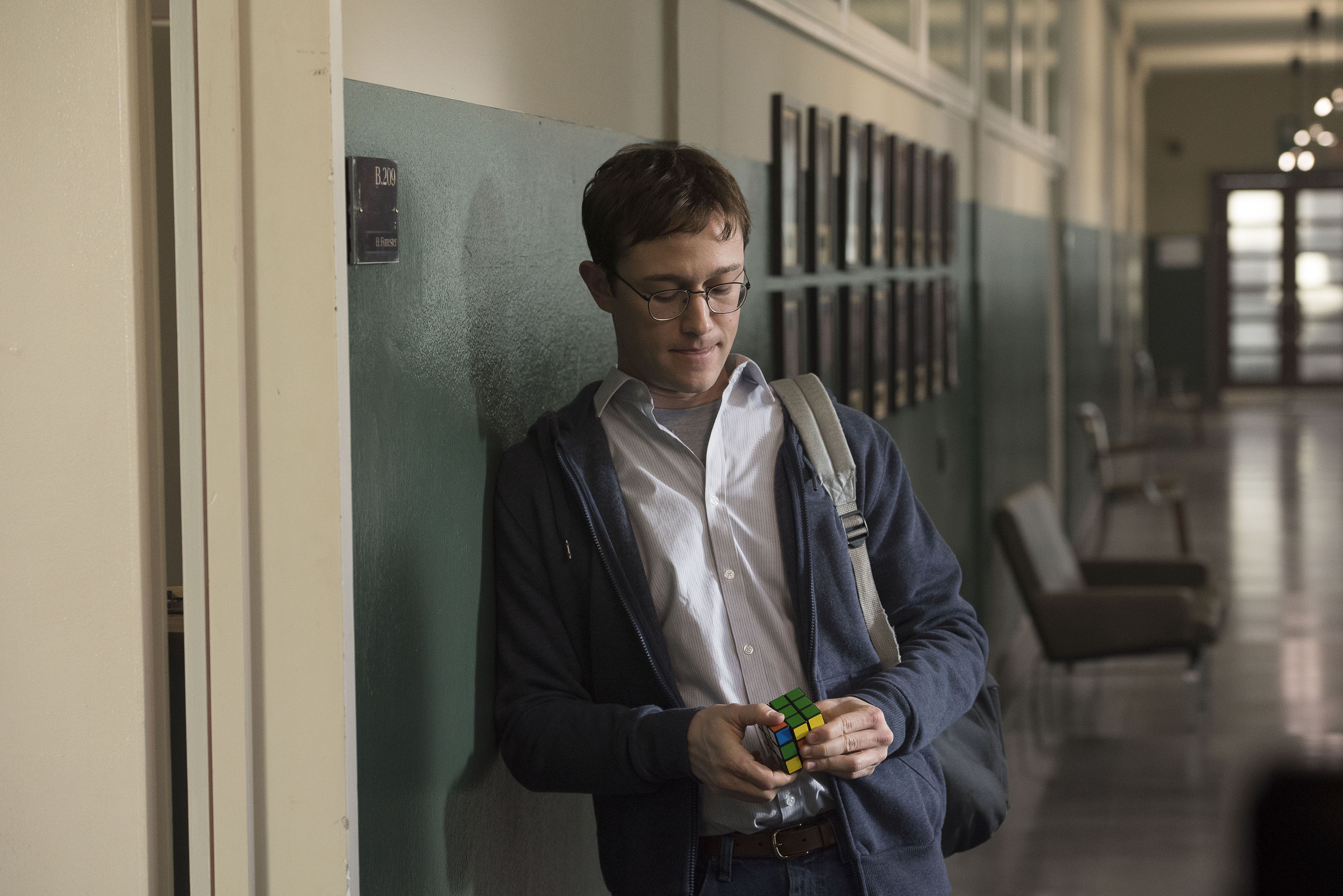Ein Einzelgänger, der einiges in Bewegung brachte: Edward Snowden (Joseph Gordon-Levitt) an seinem ersten Tag bei der NSA.