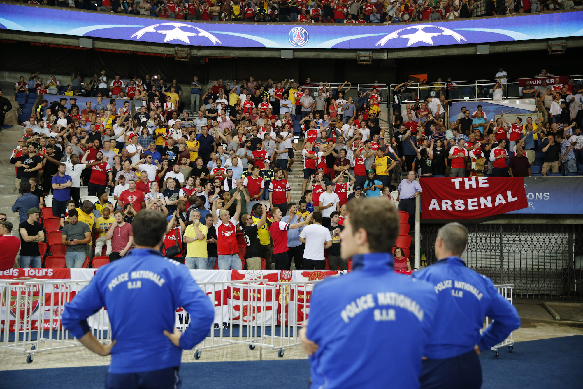 Football Soccer - Paris Saint-Germain v Arsenal - UEFA Champions League Group Stage - Group A - Parc des Princes, Paris, France - 13/9/16 Arsenal fans before the match Reuters / Benoit Tessier Livepic EDITORIAL USE ONLY.