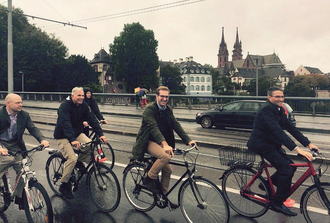 Endlich Inhalte: Das bürgerliche Quartett fährt Velo. 