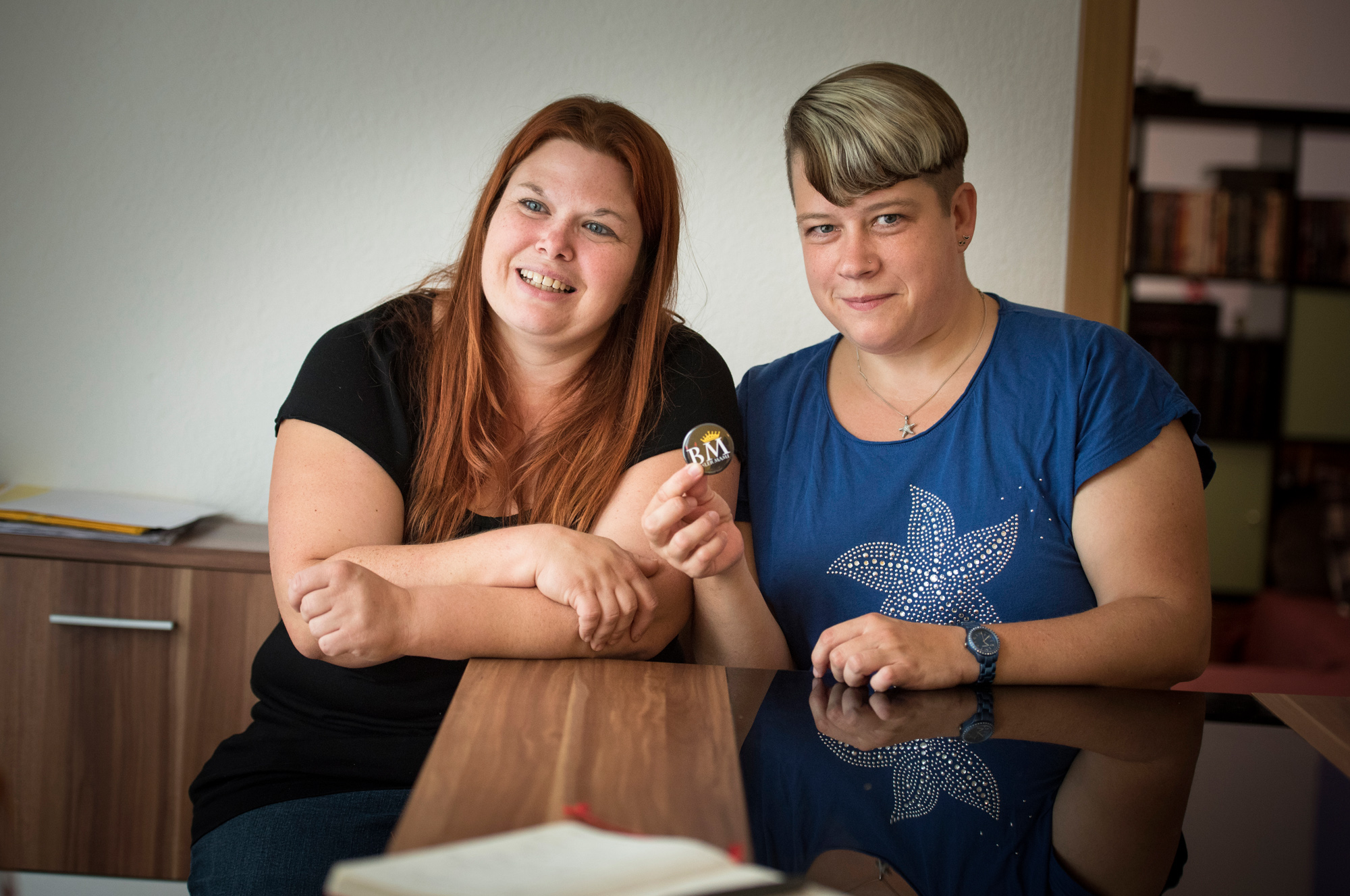 Wiedererkennungseffekt: Mit diesem Pin erkennen sich die Basler Mamis in der realen Welt wieder.
