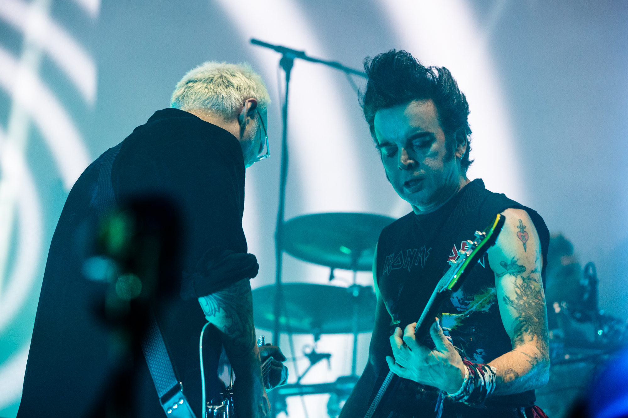 Der ocker und der Tüftler: Bassist Simon Gallup (rechts) und Gitarrist Reeves Gabrels.