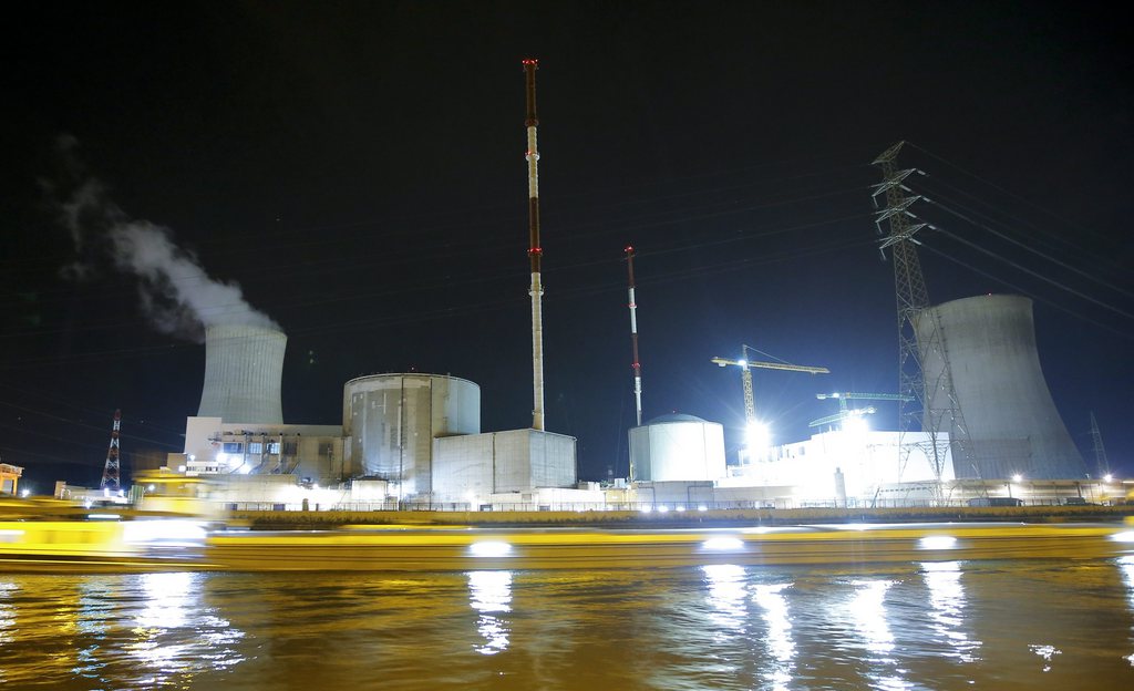 epa05559158 A general night view of the Tihange nuclear power plant near Huy, southern Belgium, 27 September 2016. The Tihange and Doel nuclear power plan are under critics of German, Dutch and Luxembourg after many failure and lack in the security systems of the plant. EPA/OLIVIER HOSLET