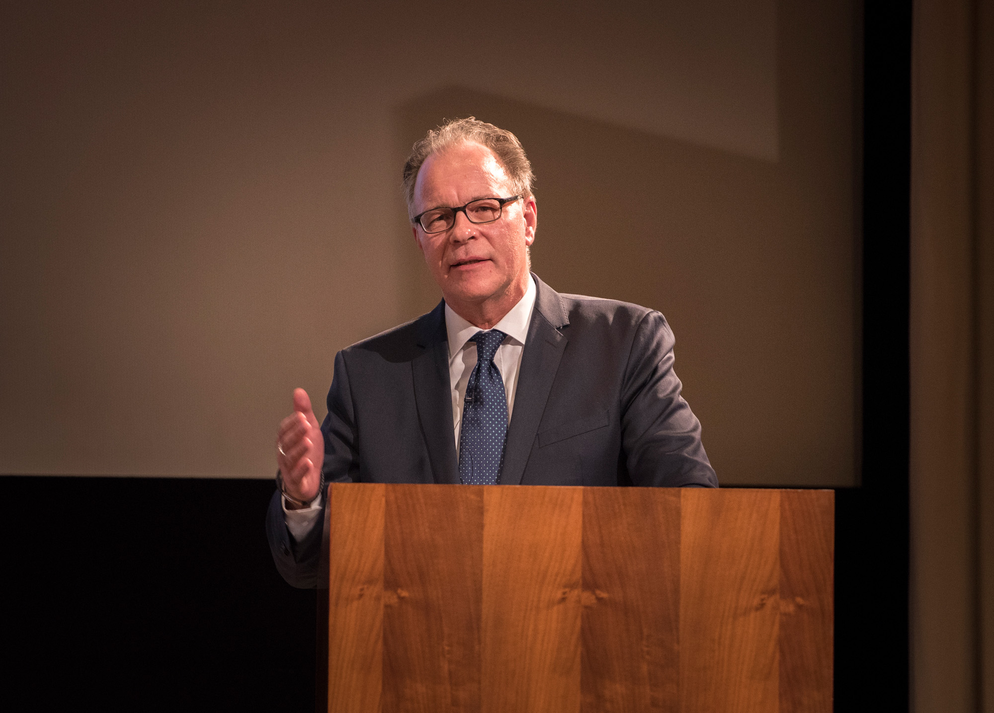 «Das Geheimnis unseres Erfolges liegt vor allem darin, dass wir in der Schweiz immer wieder den Strukturwandel mitgemacht und angekommen haben»: Boris Zürcher, Leiter der Direktion für Arbeit im Staatssekretariat für Wirtschaft (SECO).