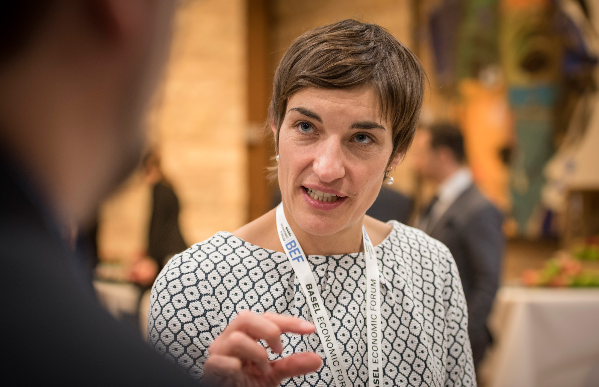 Monika Engler beim Interview mit der TagesWoche.