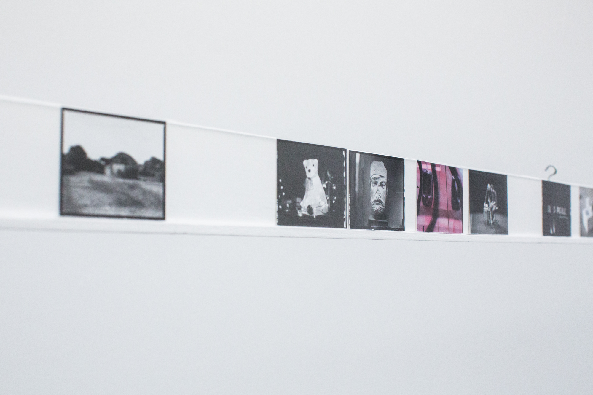 Max Leiss während der Regionale 17 im Kunsthaus Baselland.
