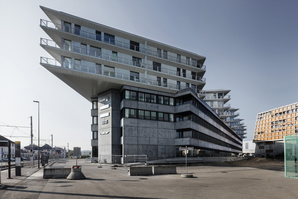 So sieht der Neubau von Aussen aus…
