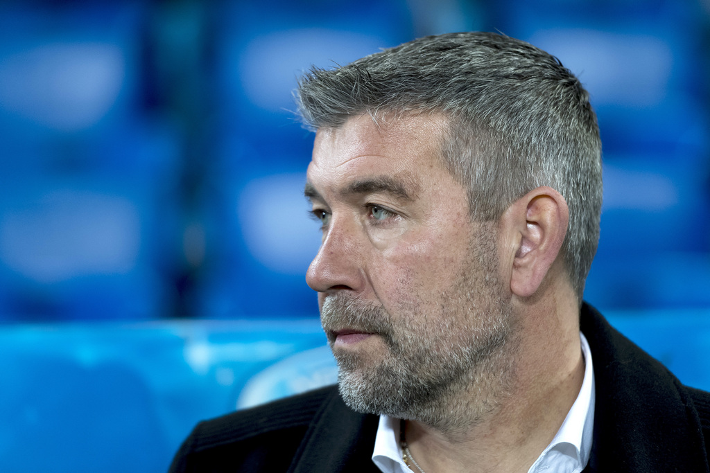 Der Basler Trainer Urs Fischer im Fussball Meisterschaftsspiel der Super League zwischen dem FC Basel 1893 und dem FC St. Gallen, im Stadion St. Jakob-Park in Basel, am Samstag, 10. Dezember 2016. (KEYSTONE/Georgios Kefalas)