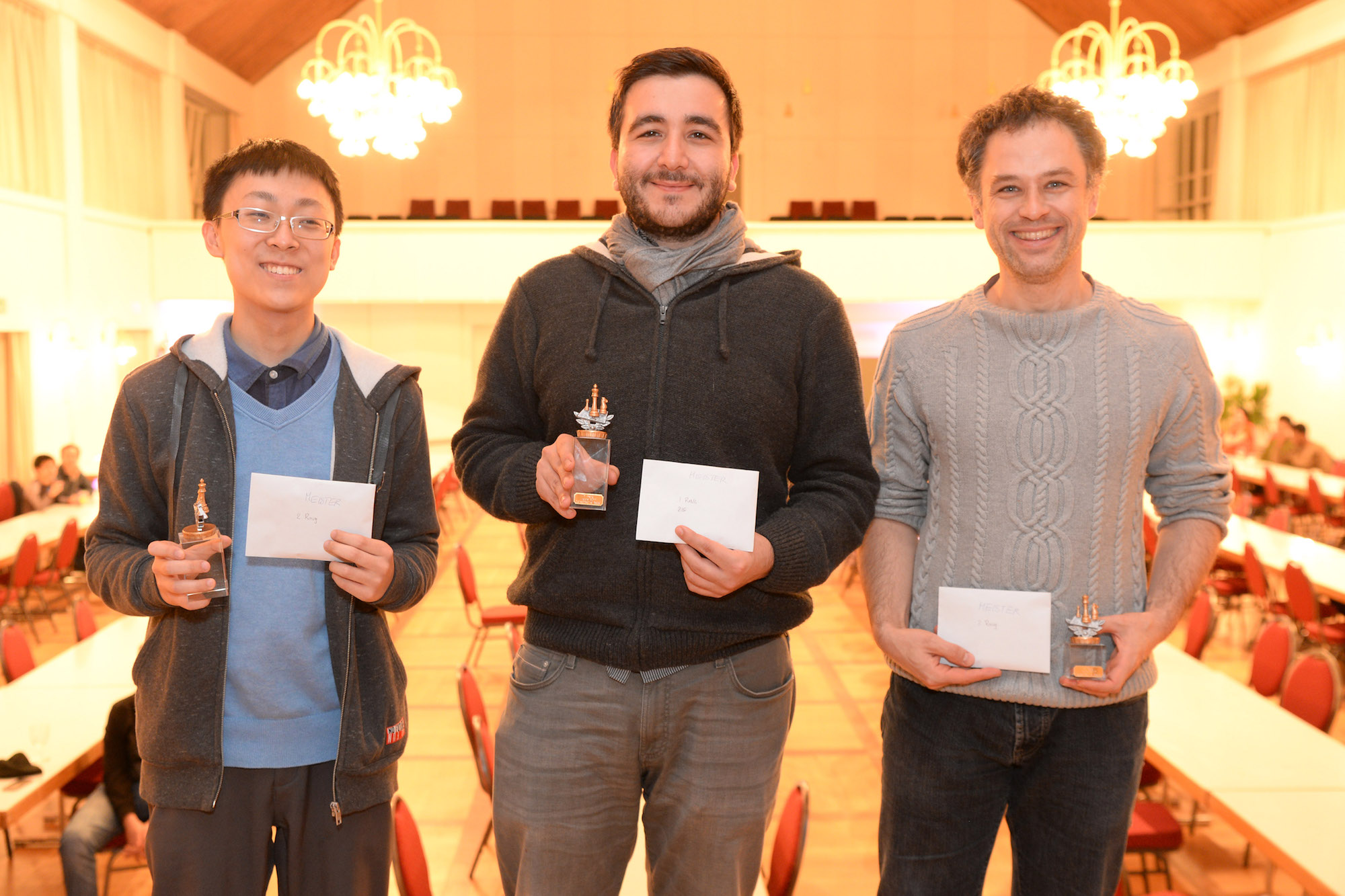 Schachfestival Basel vom 2. – 8. Januar 2017 im Hotel Landgasthof in Riehen Sieger Meisterturnier: mitte: Platz1: Eltaj Safarli links: Platz2: Jinshi Bai rechts: Platz3: Christian Bauer Foto: Uwe Zinke