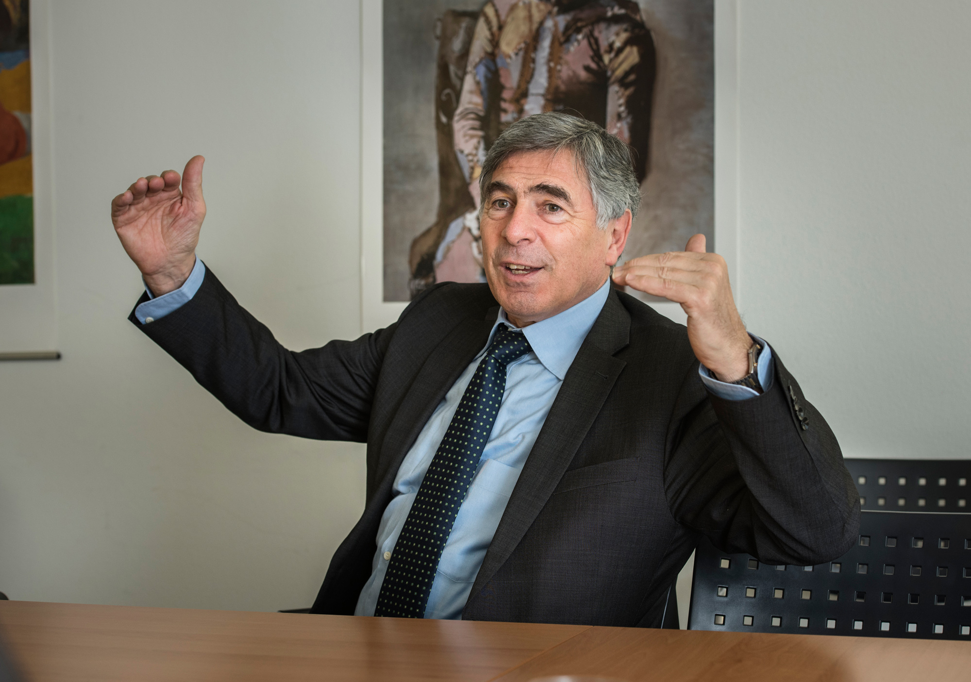 Er war der bessere Schüler und überwand im Hochsprung grössere Höhen: Christoph Eymann über enen Nachfolger Conradin Cramer.