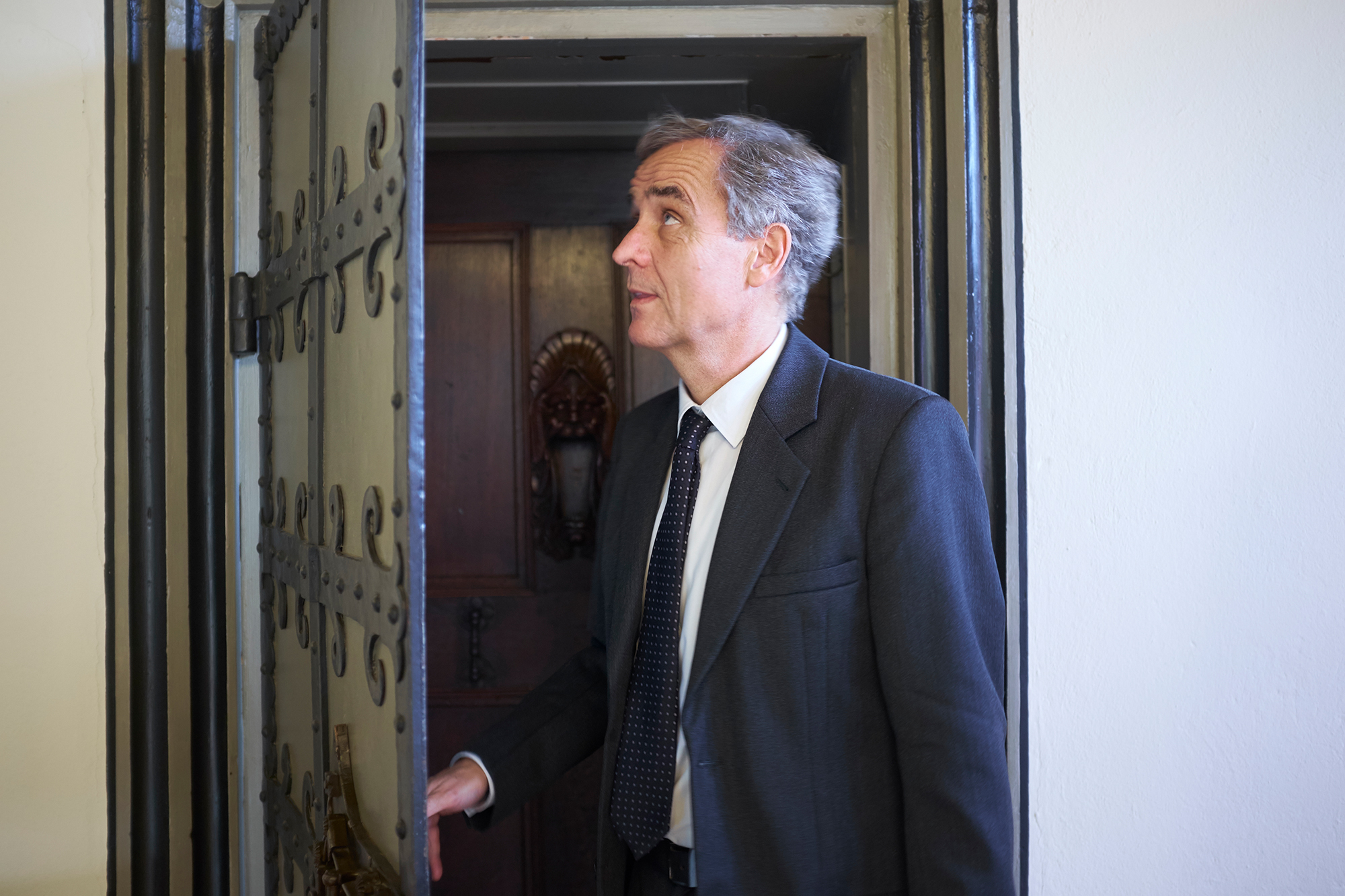 Am 8. Februar wird Regierungspräsident Guy Morin den Schlüssel zum Sitzungszimmer des Regierungsrats an seine NAchfolgerin Elisabeth Ackermann übergeben.