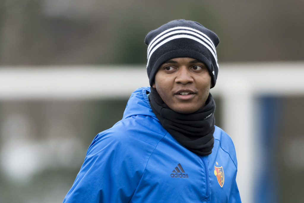 FC Basel-Spieler Manuel Akanji beim Trainingsauftakt auf dem Nachwuchs-Campus der Sportanlagen St. Jakob in Basel, am Mittwoch, 4. Januar 2017. (KEYSTONE/Georgios Kefalas)