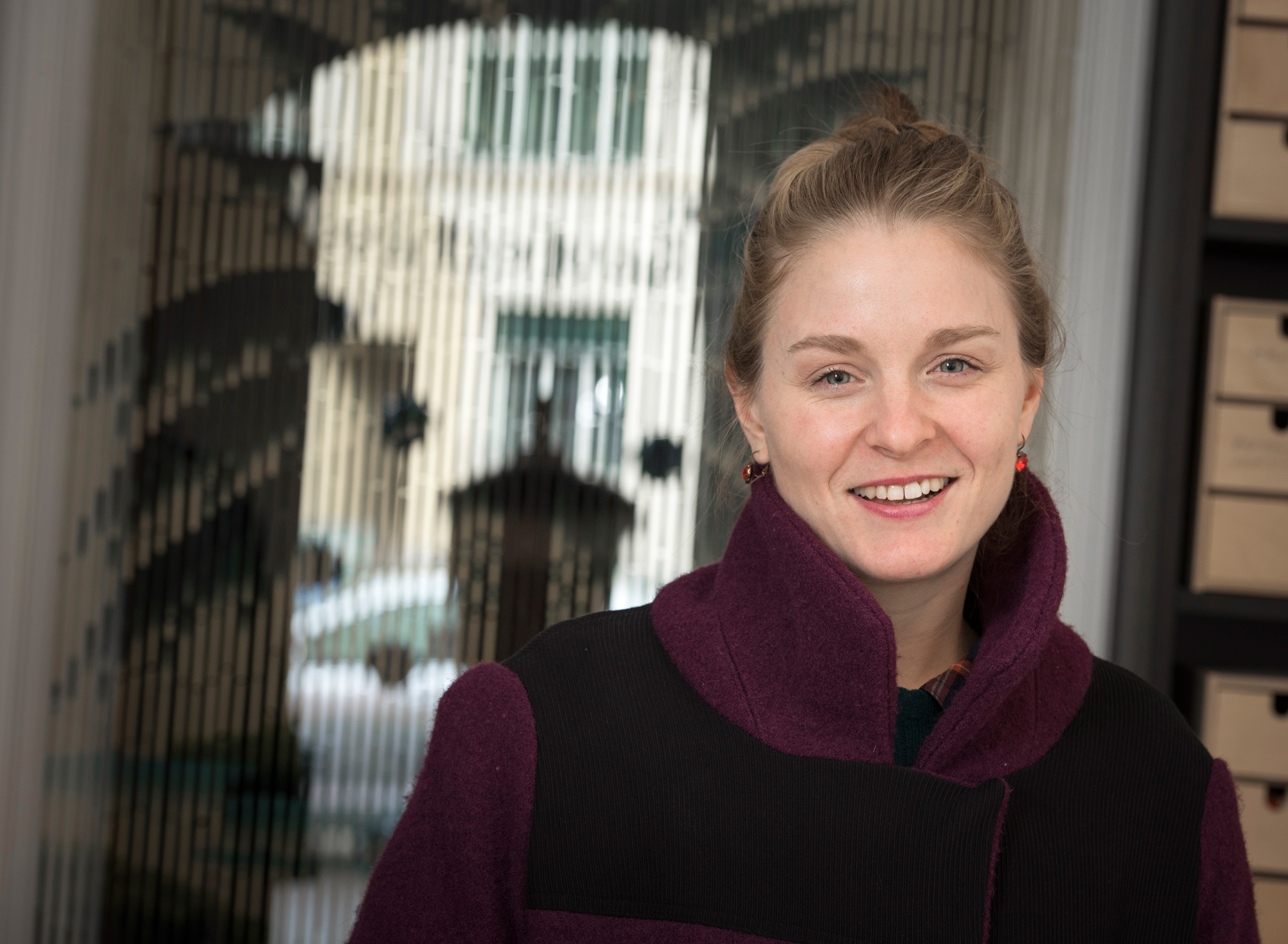 Andrea Maurer in selbst genähter Jacke: «Ich gehe sorgfältig mit meinen Kleidern um.»