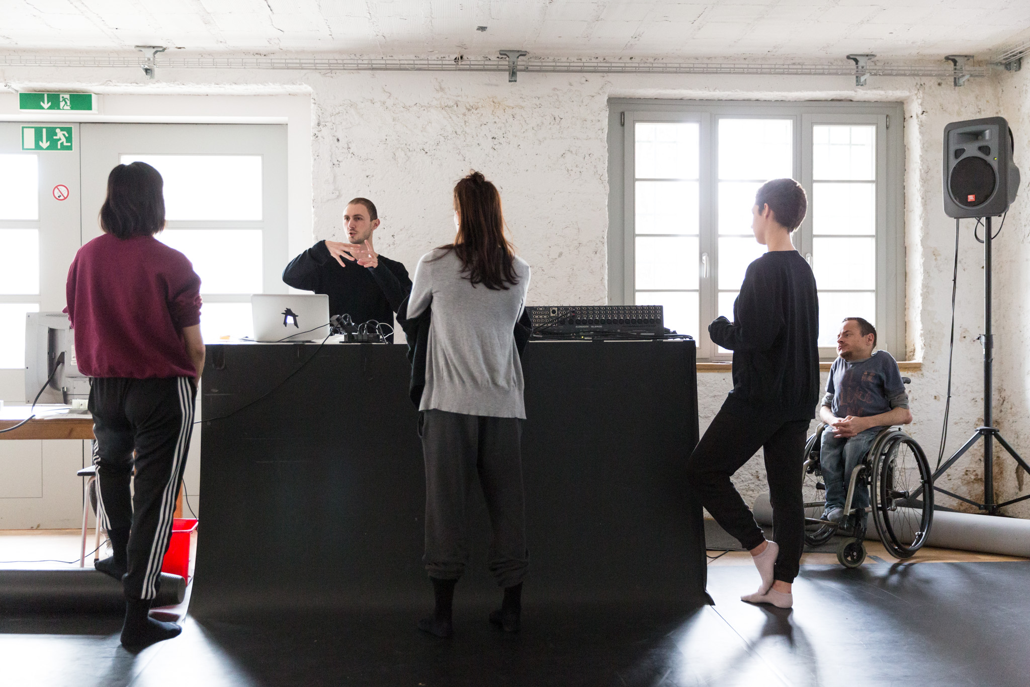 Der italienische Tänzer und Choreograf Alessandro Schiattarella bei den Proben im Roxy Theater.