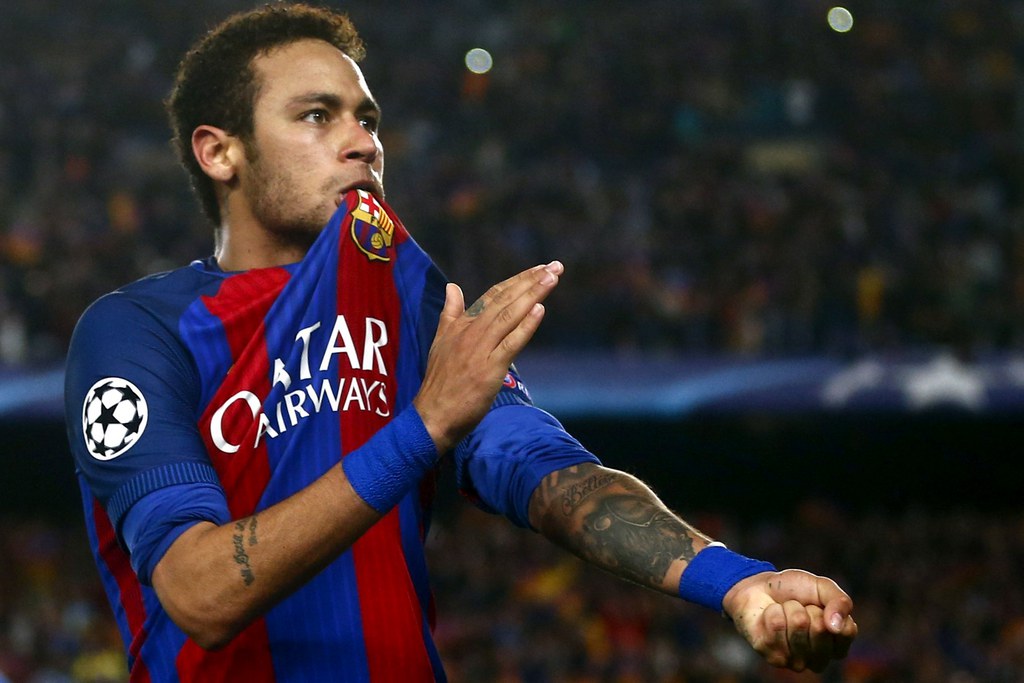 epa05837559 FC Barcelona's Brazilian striker Neymar jubilates winning the UEFA Champions League second leg round of 16 match between FC Barcelona and Paris Saint-Germain at Camp Nou stadium in Barcelona, Catalonia, Spain, 08 March 2017. EPA/QUIQUE GARCIA