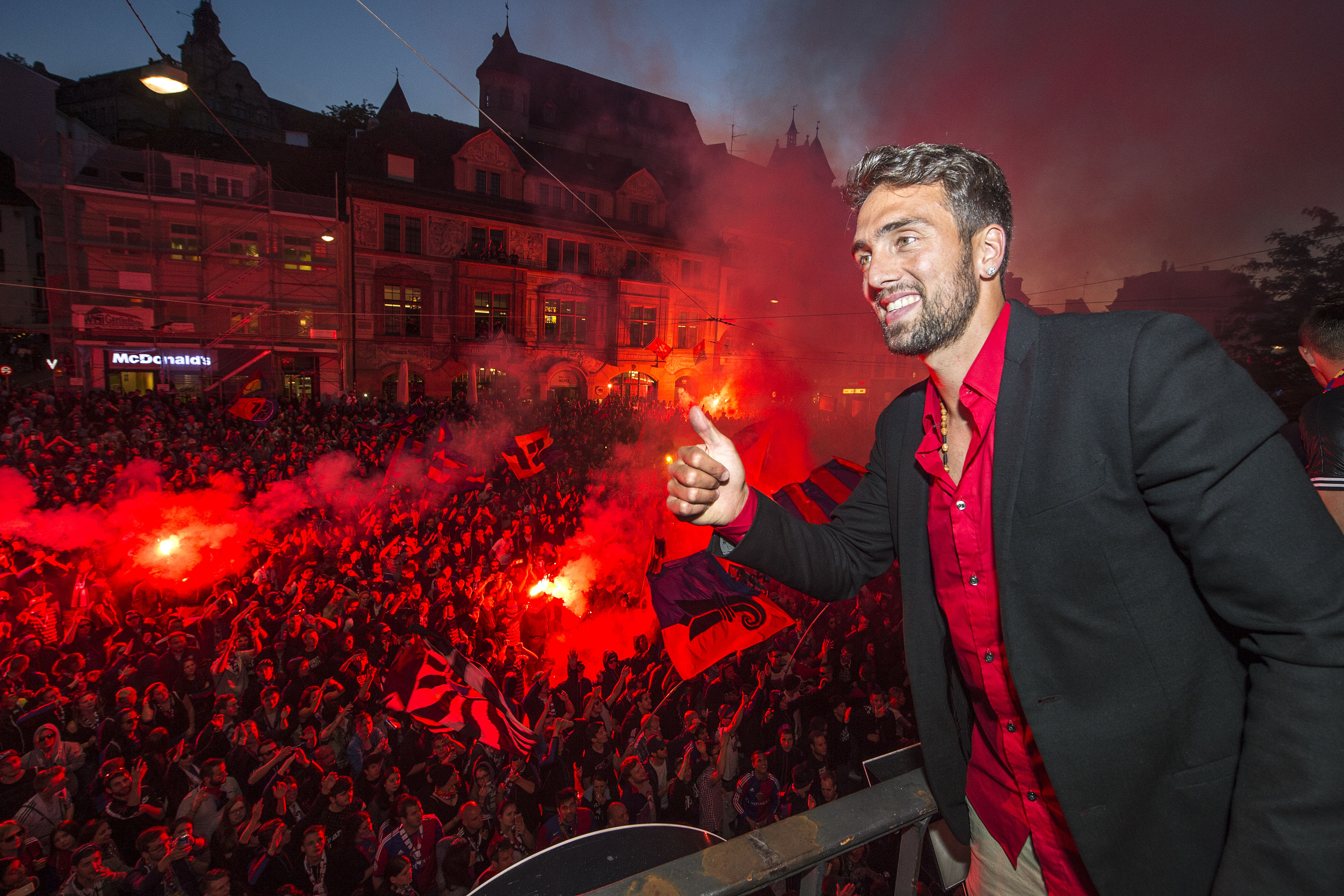 17.05.2015; Basel; Fussball Super League - FC Basel Meisterfeier; Matias Delgado (Basel) bei der Meisterfeier auf dem Barfuesserplatz (Urs Lindt/freshfocus)