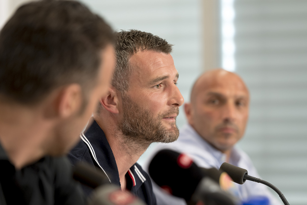 Die neue sportliche Fuehrung des FC Basel mit Marco Streller, Alex Frei und Massimo Ceccaroni, von links, beantwortet Fragen der Medienvertreter im Stadion St. Jakob-Park in Basel, am Montag, 10. April 2017. (KEYSTONE/Georgios Kefalas)